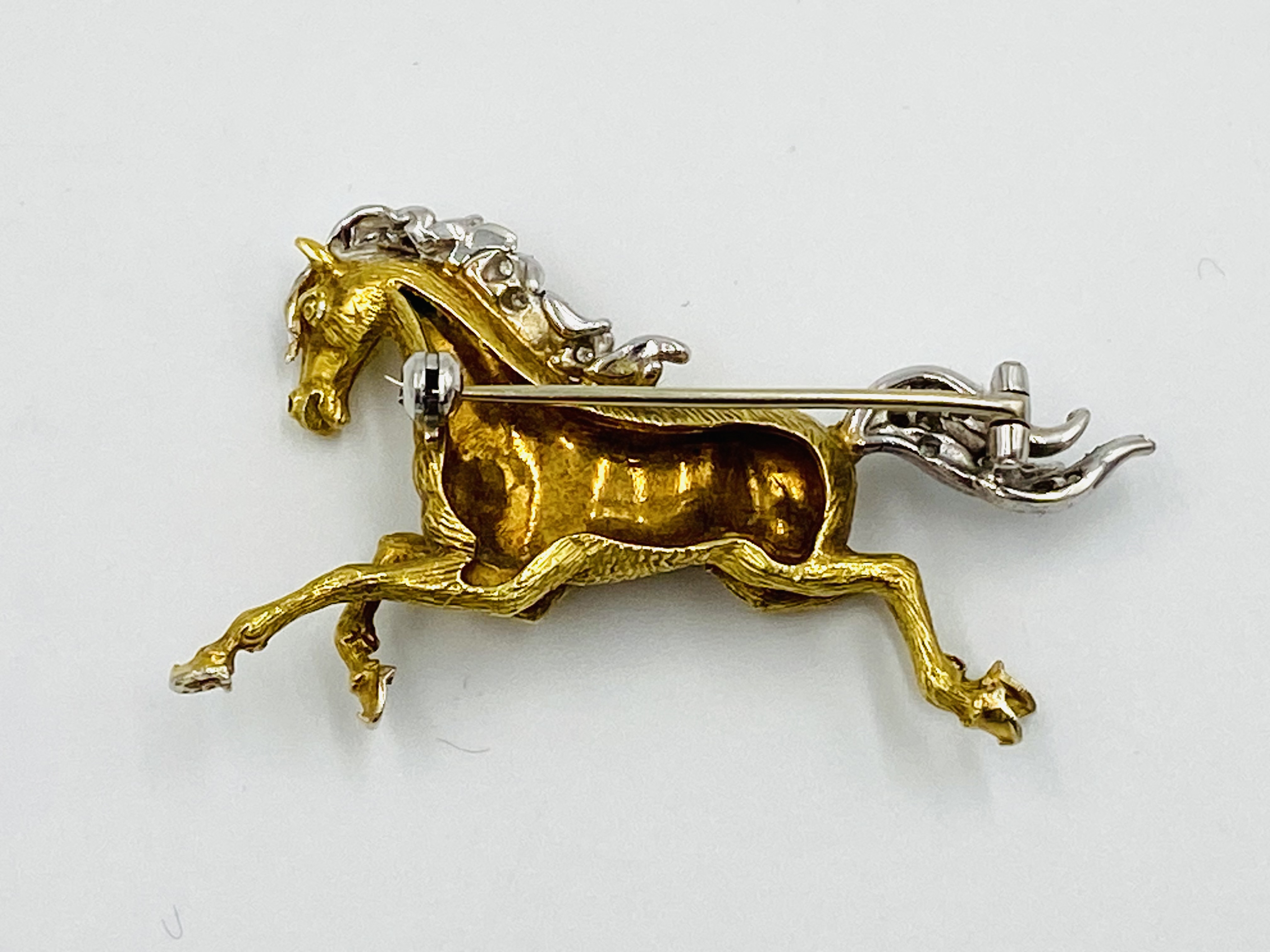Yellow metal brooch - Image 3 of 3