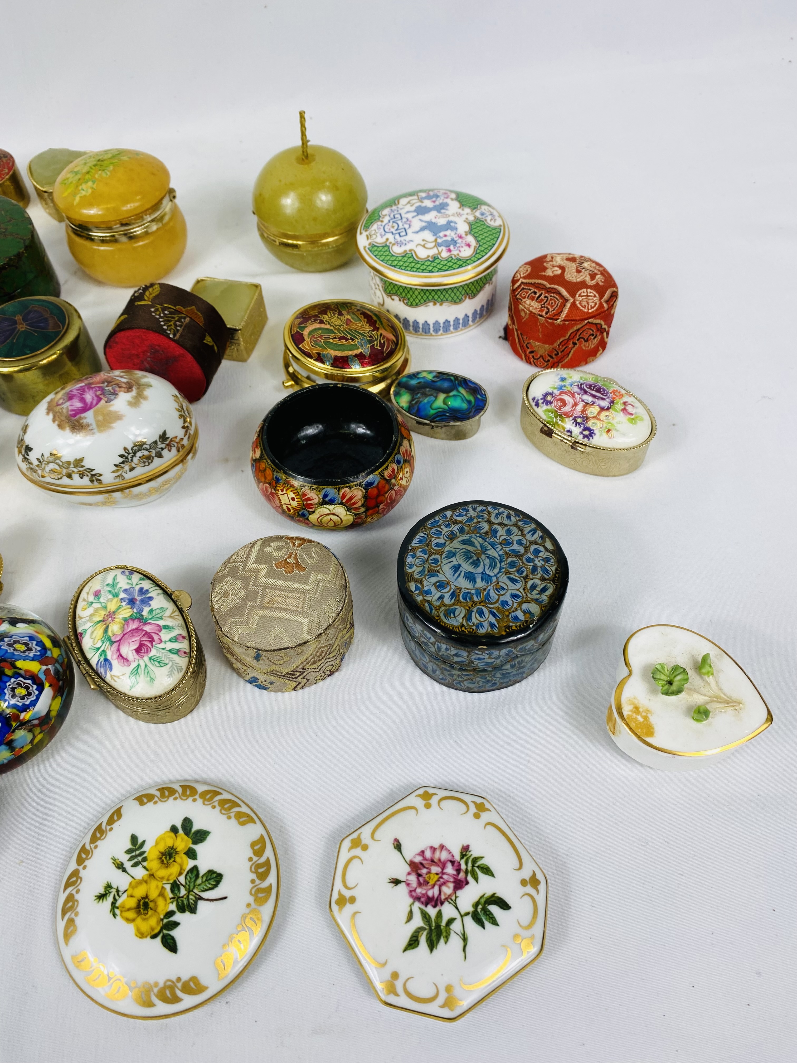 Collection of pill boxes - Image 3 of 3