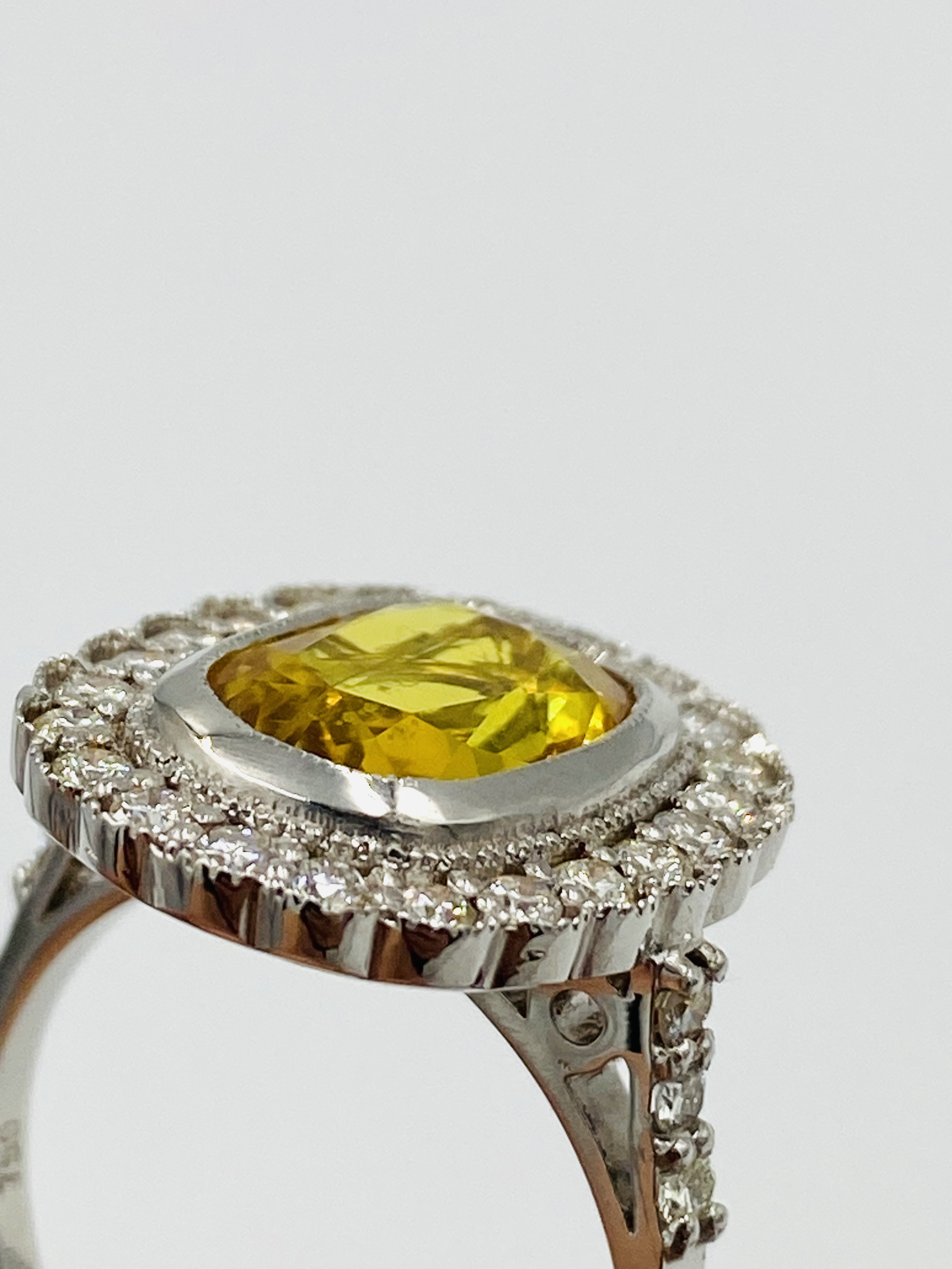 18ct white gold, yellow sapphire and diamond ring - Bild 4 aus 4