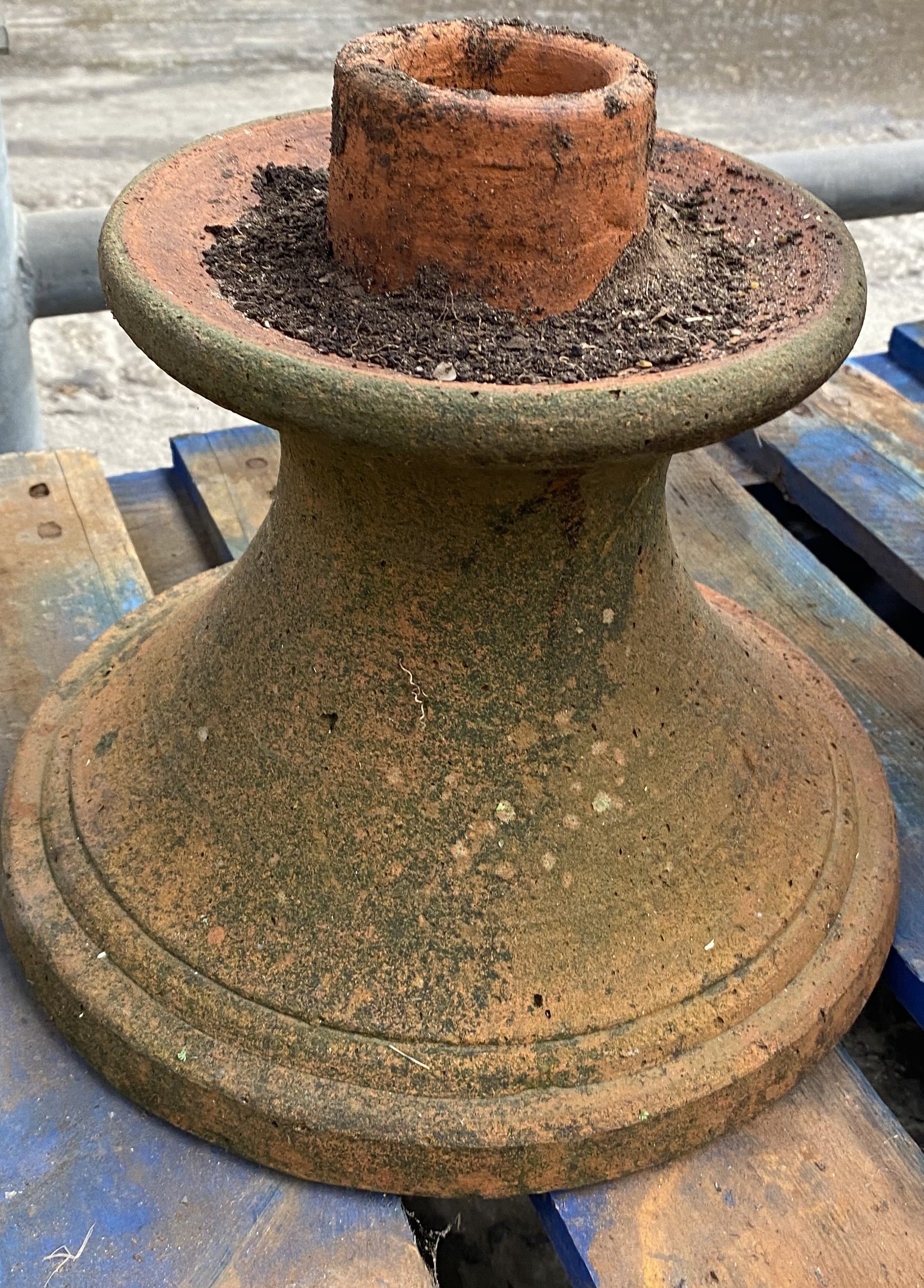 Terracotta urn planter. From the Estate of Dame Mary Quant - Image 4 of 4