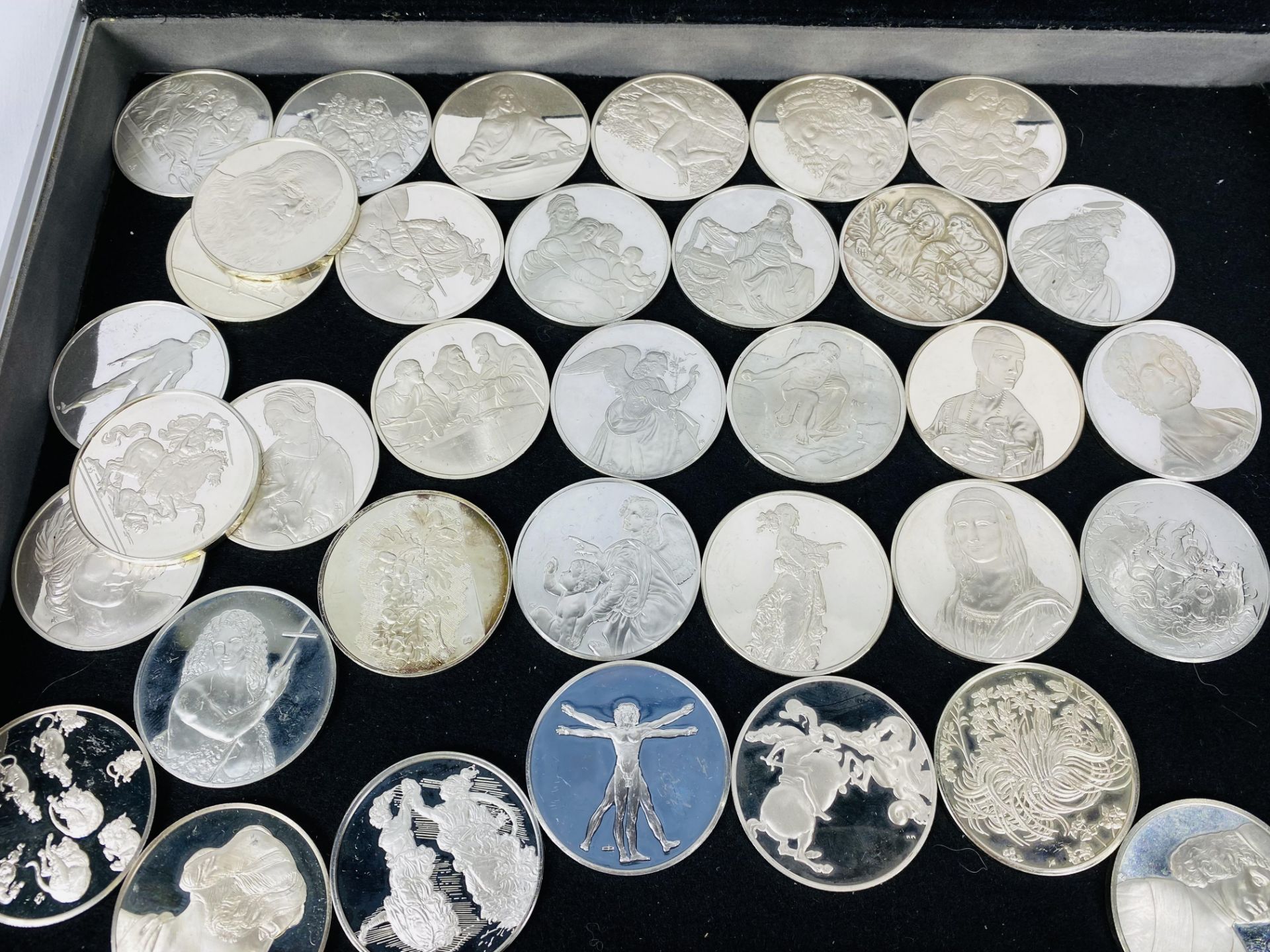 The Genius of Leonardo Da Vinci ' A collection of 49 silver medallions struck by John Pinches - Image 2 of 4