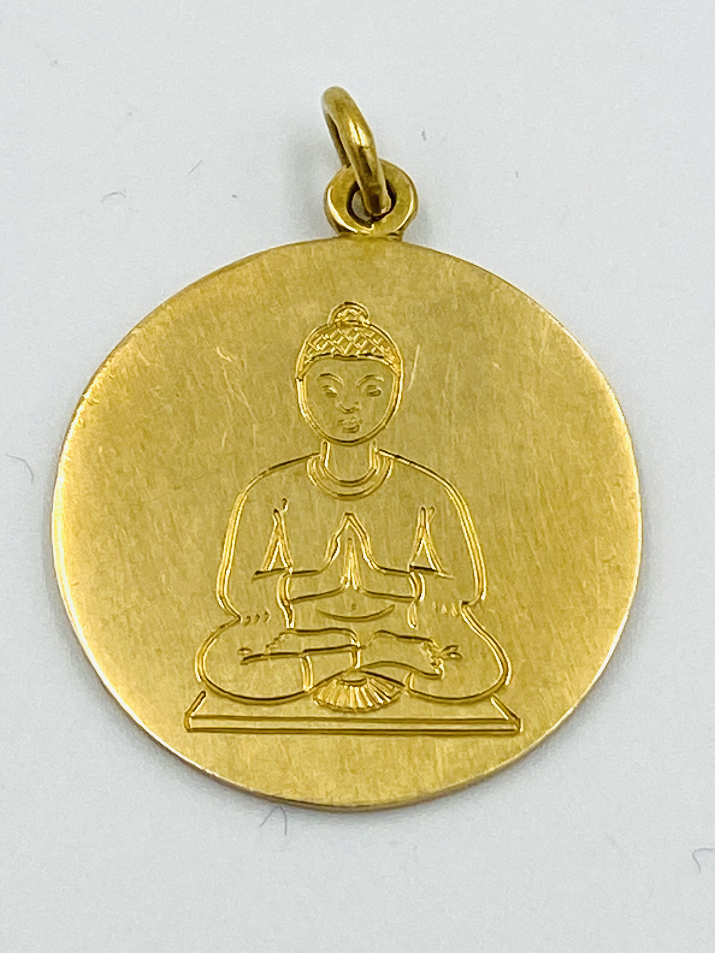 18ct gold religious pendant - Image 2 of 2