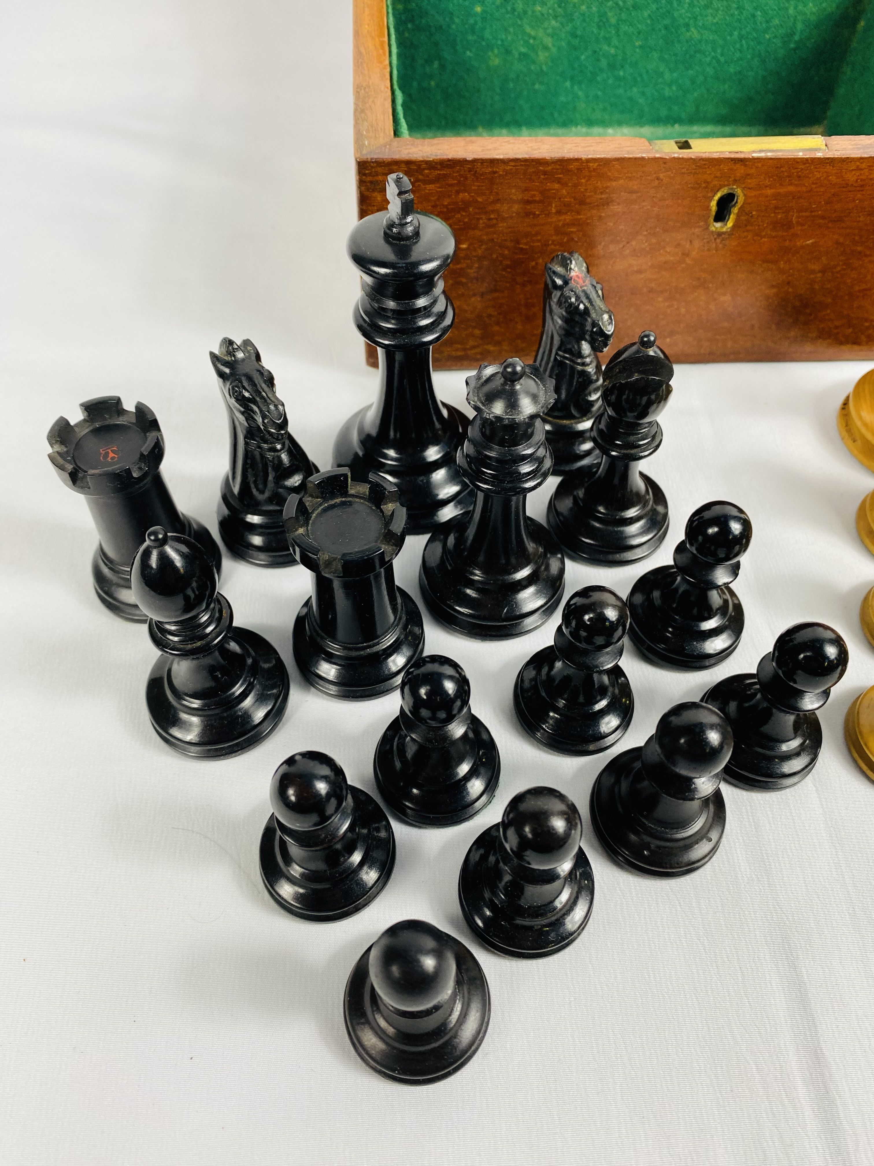 Jacques and Son Staunton style chess set - Image 4 of 6