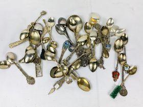 Quantity of silver tea spoons