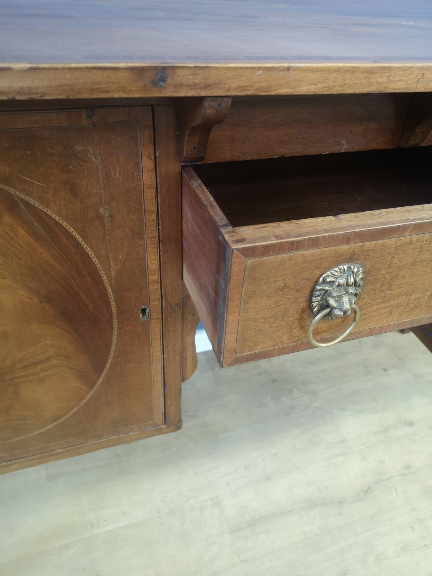 Mahogany bow fronted sideboard - Image 4 of 5