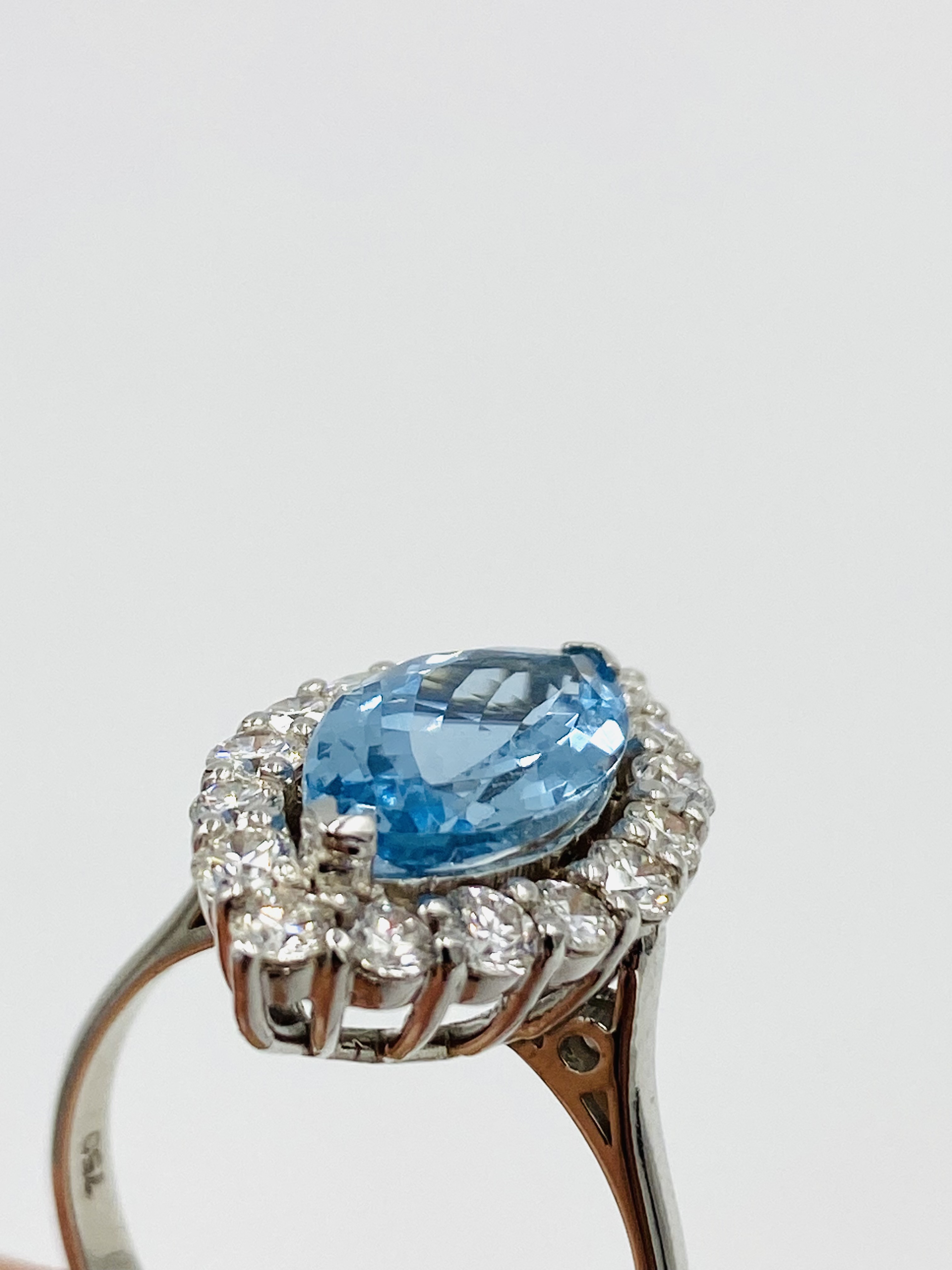 18ct white gold, aquamarine and diamond ring - Image 4 of 5