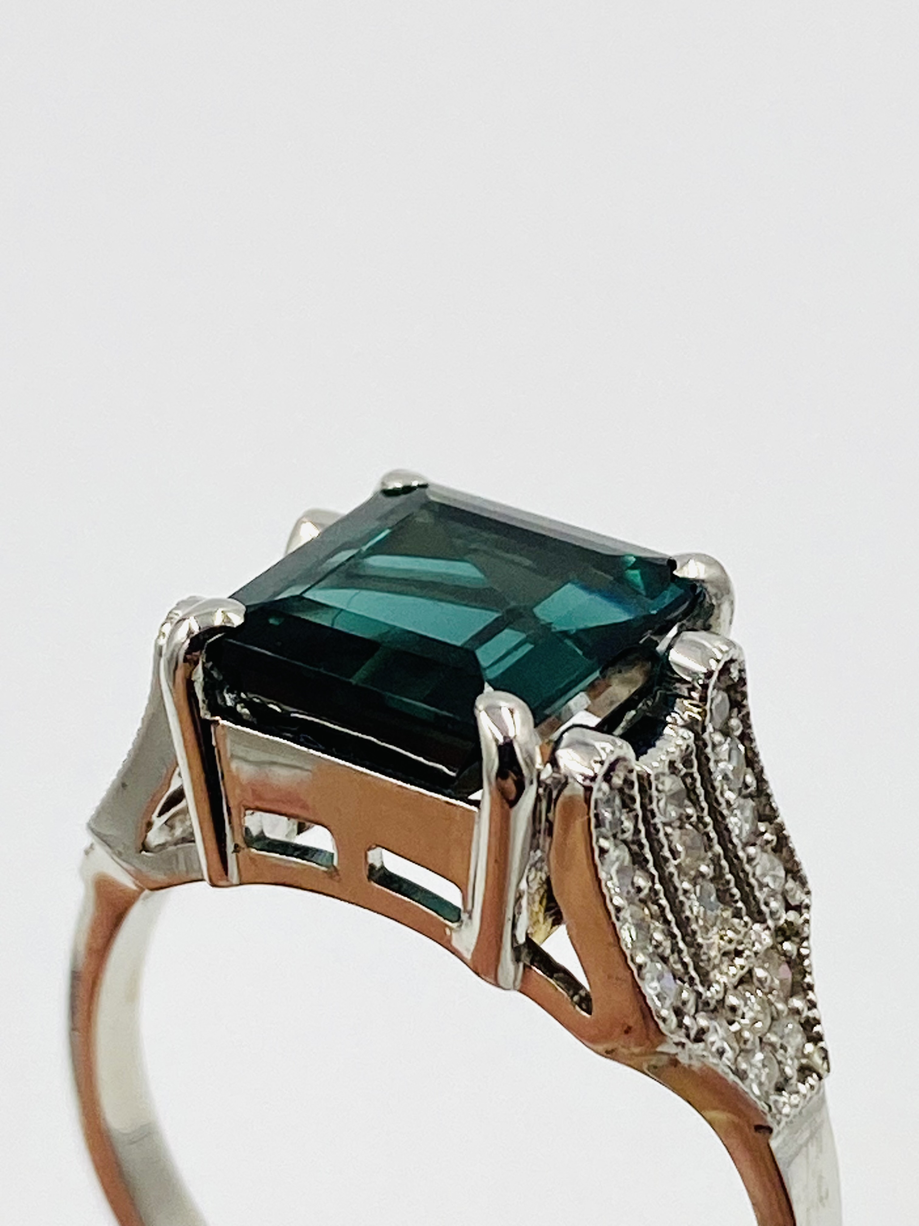 18ct white gold, tourmaline and diamond ring - Image 4 of 4