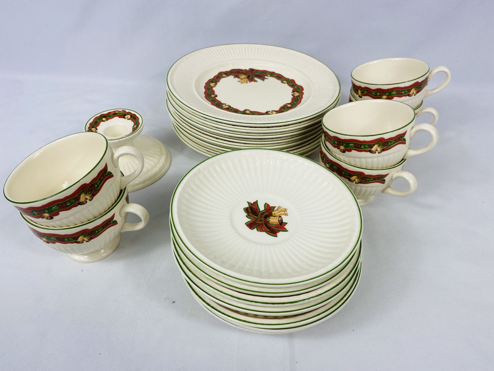 Wedgwood Queensware Christmas Time part tea set - Image 2 of 3