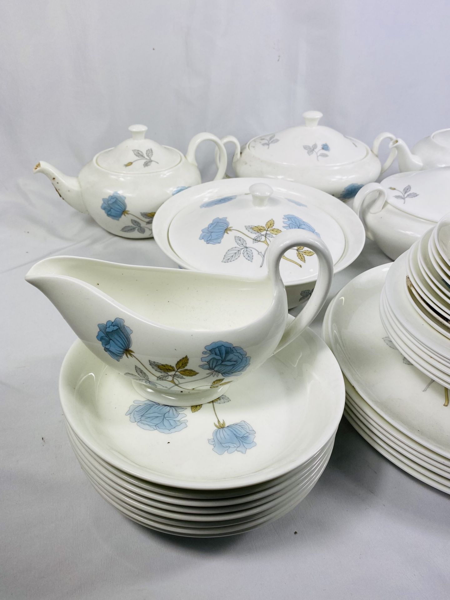 Wedgwood Ice Rose part dinner service - Image 4 of 6