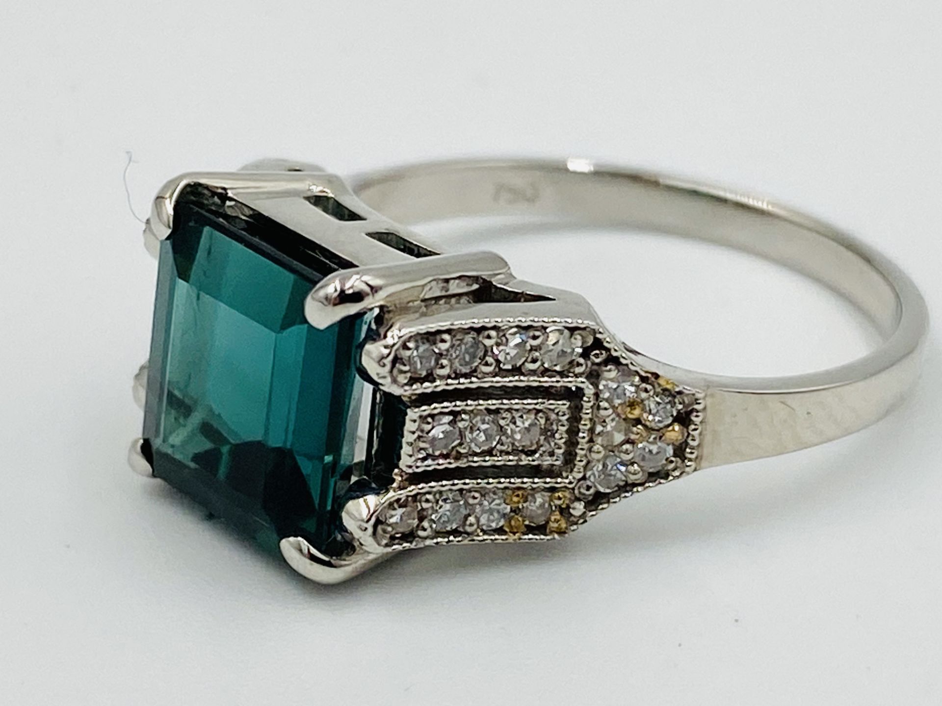 18ct white gold, tourmaline and diamond ring - Image 2 of 4