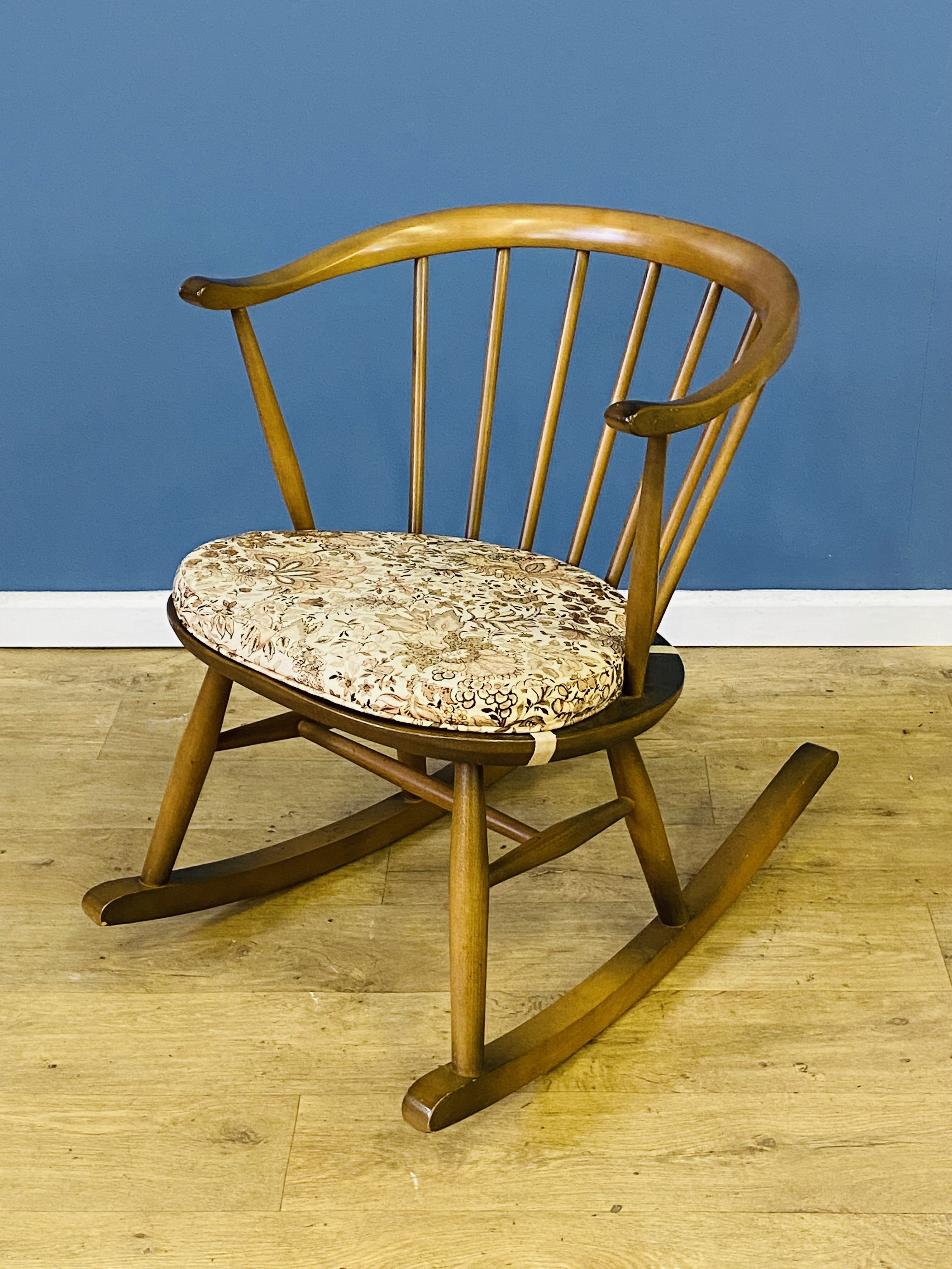 Ercol style rocking chair - Image 2 of 4