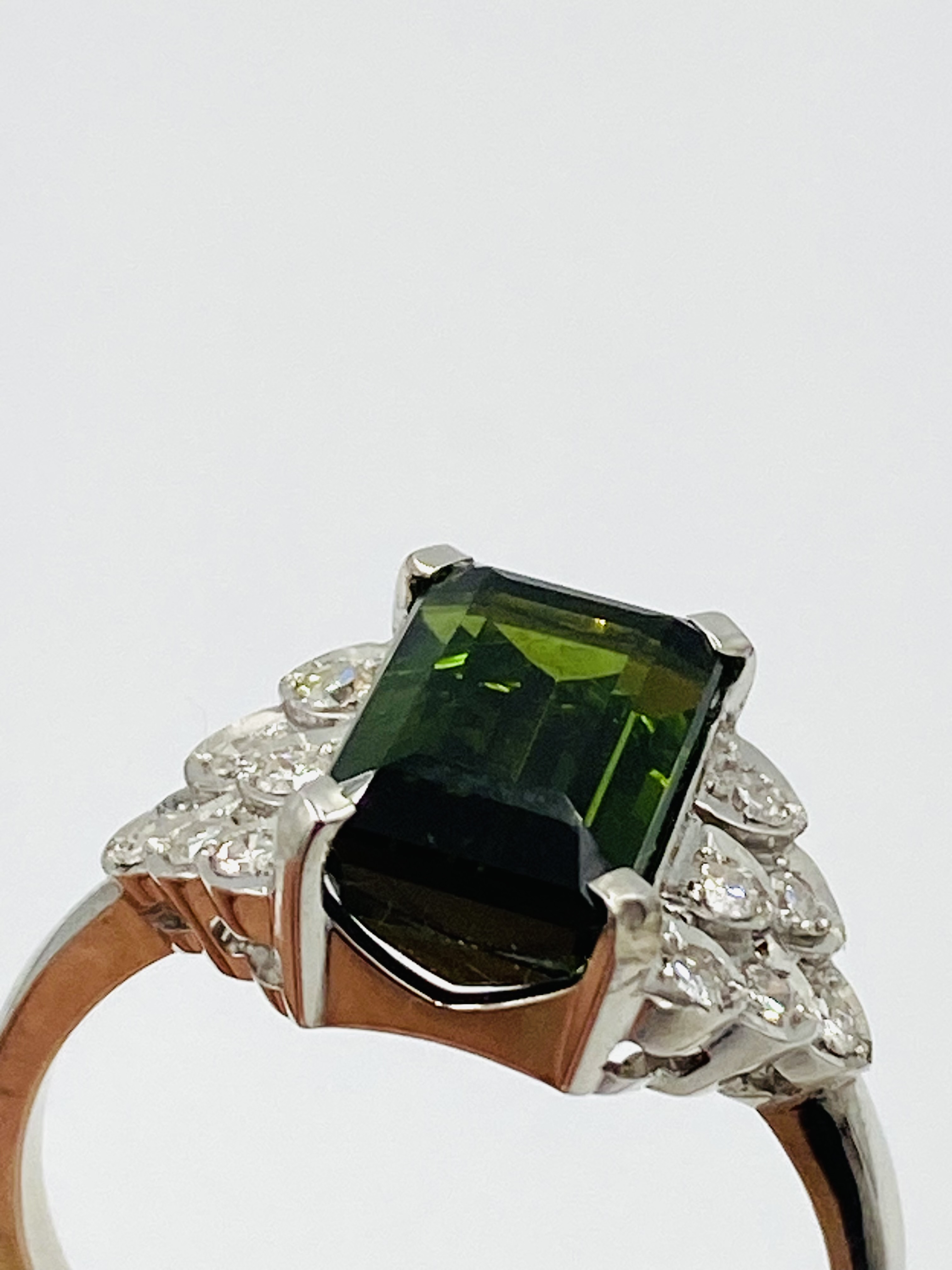 18ct white gold, tourmaline and diamond ring - Image 4 of 5