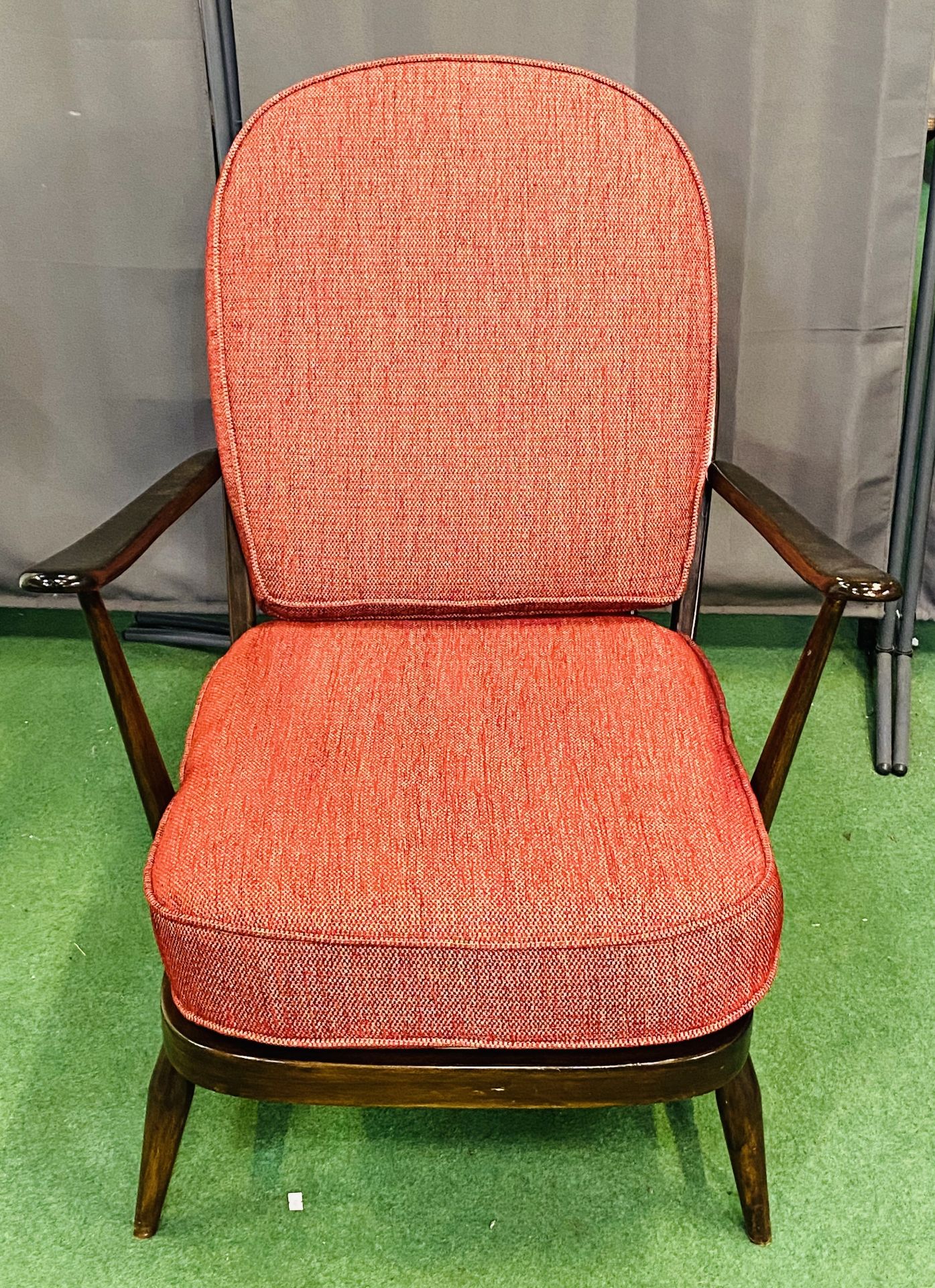 Ercol style spindle back armchair - Image 2 of 5