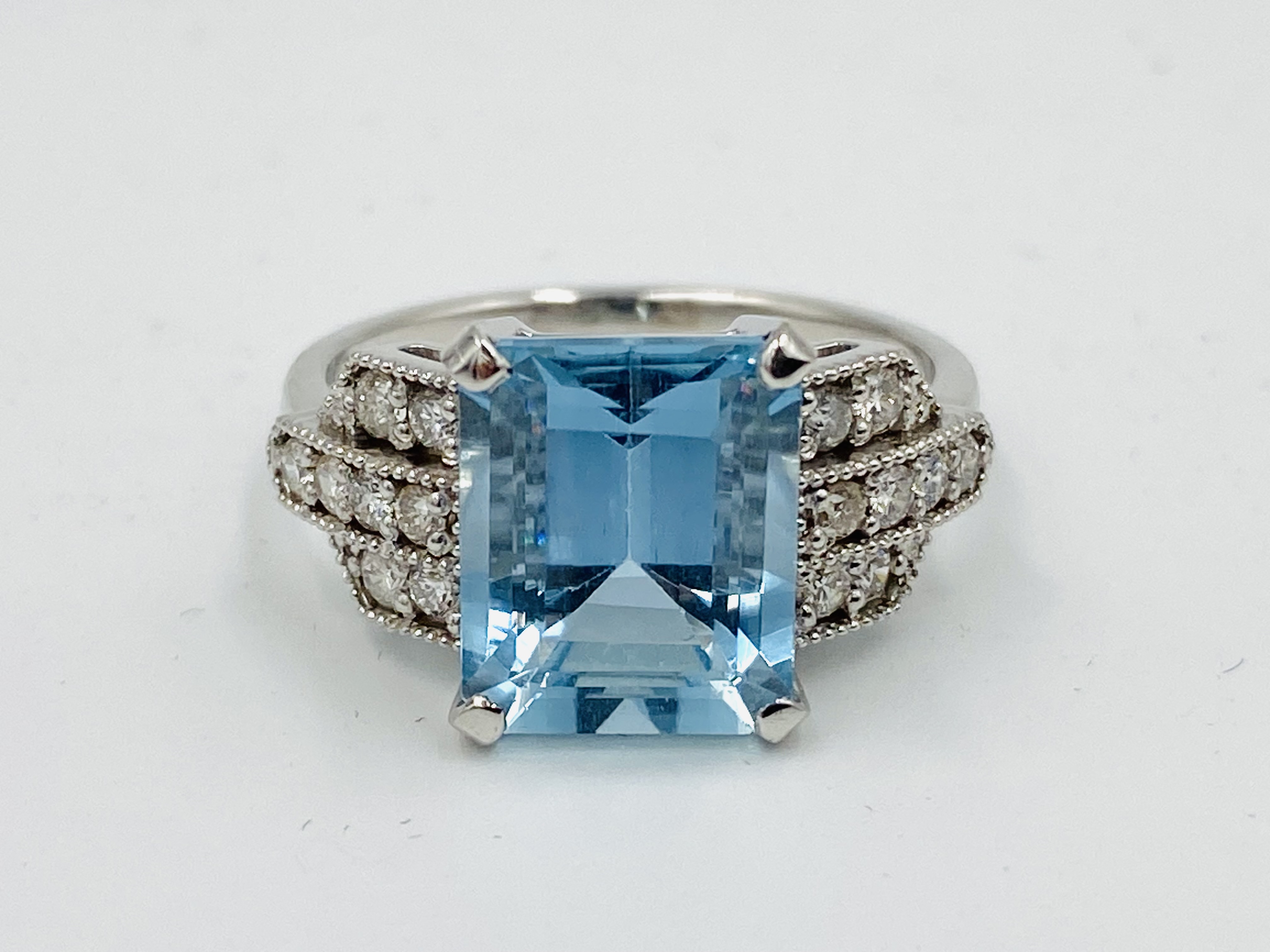 18ct white gold, aquamarine and diamond ring