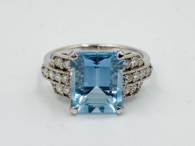 18ct white gold, aquamarine and diamond ring