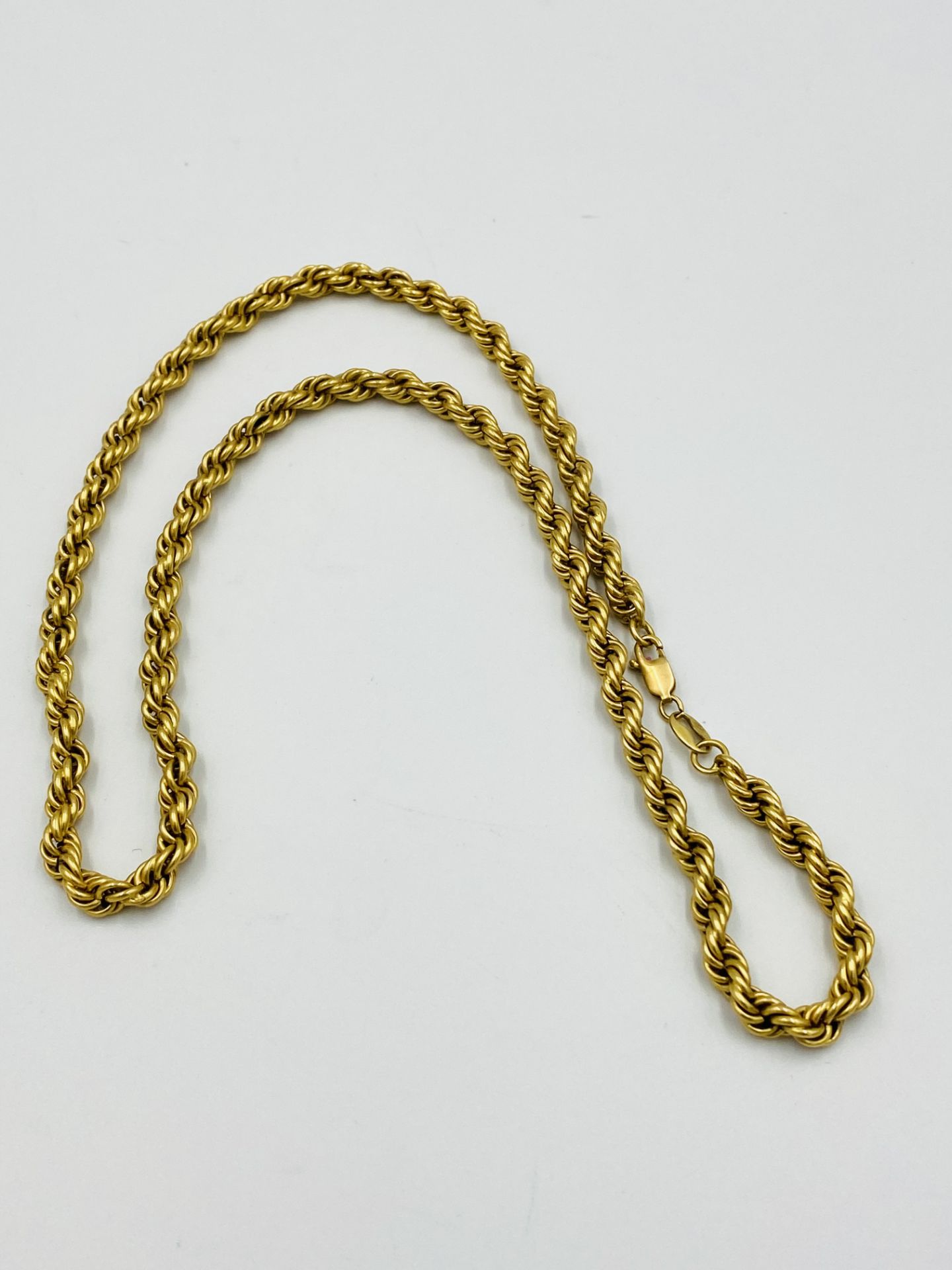 18ct gold rope twist chain - Image 2 of 4