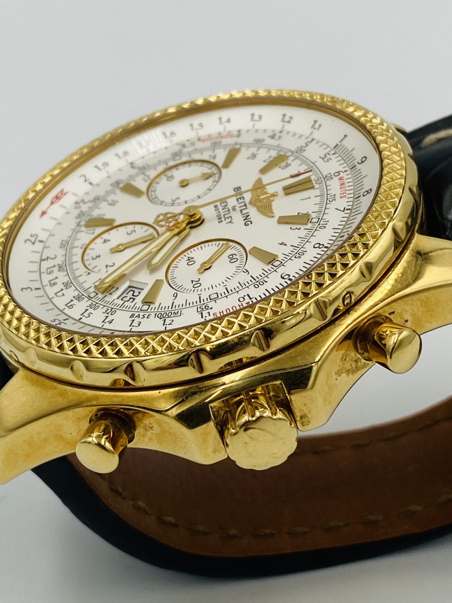 Breitling for Bentley. A Special Edition 18K gold automatic calendar chronograph wristwatch - Image 11 of 12