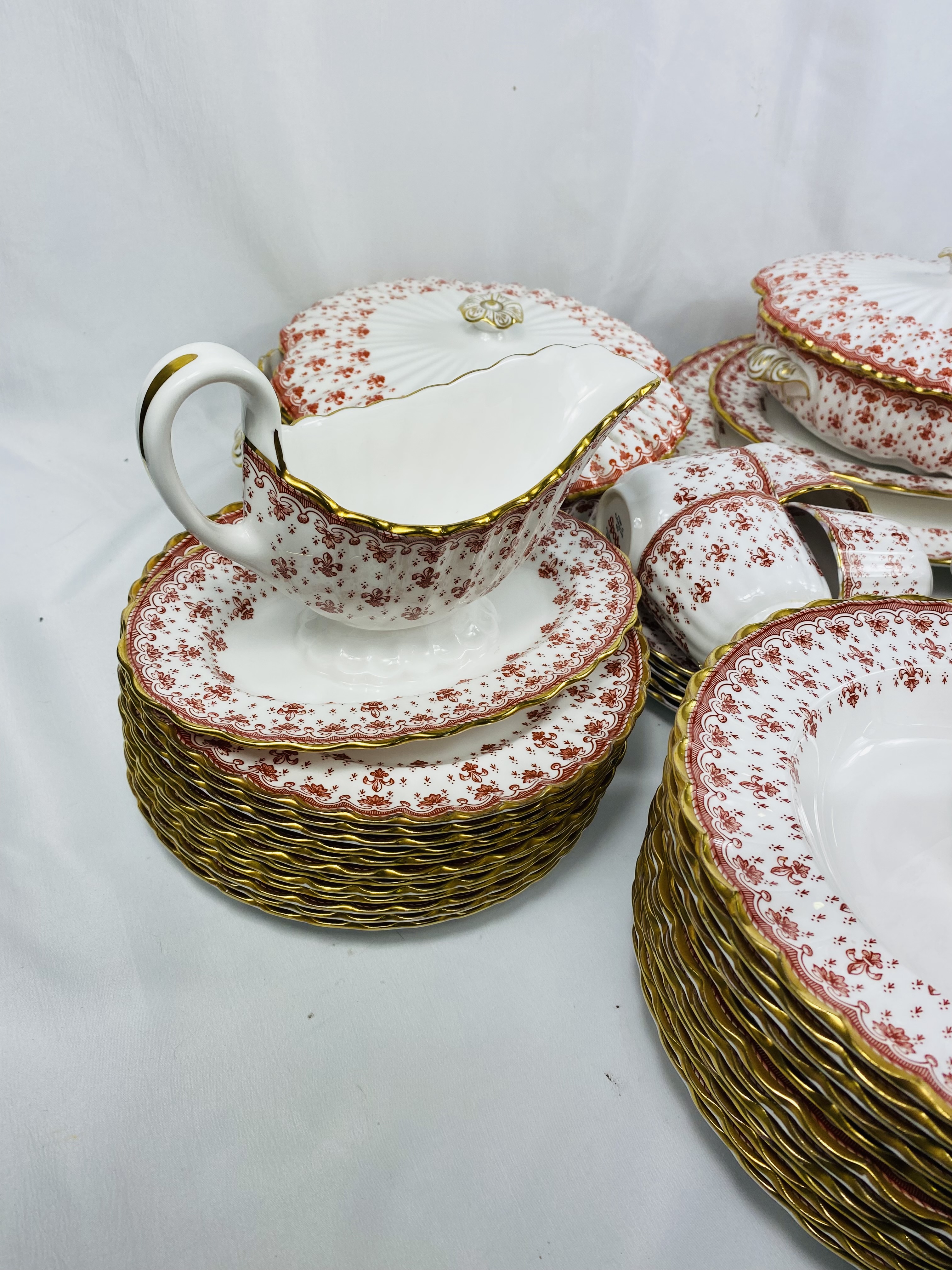 Spode Red Fleur de Lys part dinner service - Image 7 of 7