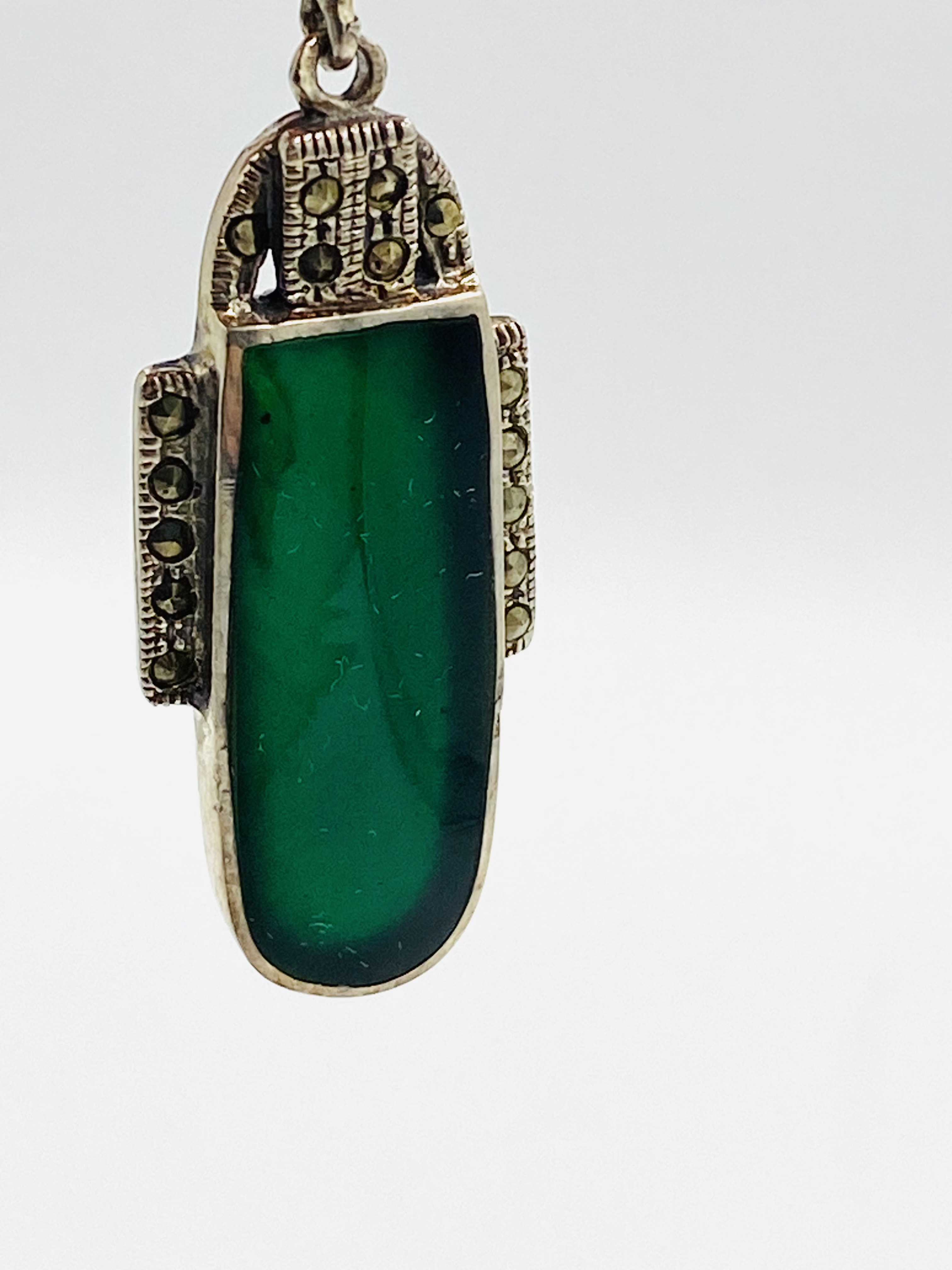 A pair of Art Deco style silver, marcasite, and green cabochon drop earrings - Image 3 of 4