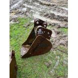 Excavator bucket 10in 35mm pins