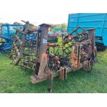 Mounted hydraulic folding harrow