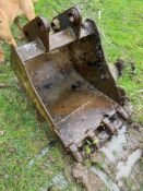 Excavator bucket 24in 45mm pins