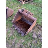 Excavator bucket 2ft 40mm pins