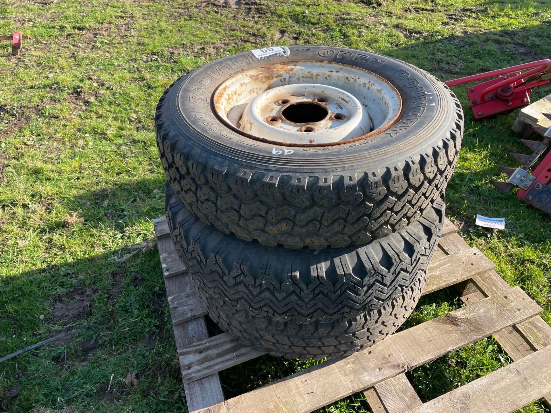 3 Landrover wheels and tyres - Image 2 of 2