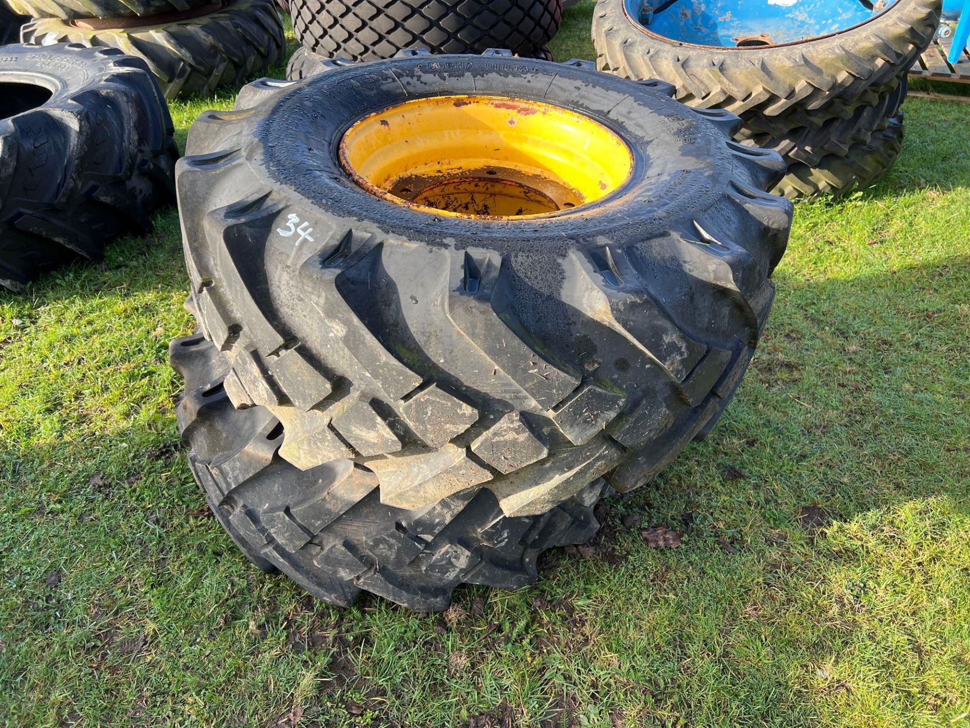 18-19.5 5 stud wheels & tyres