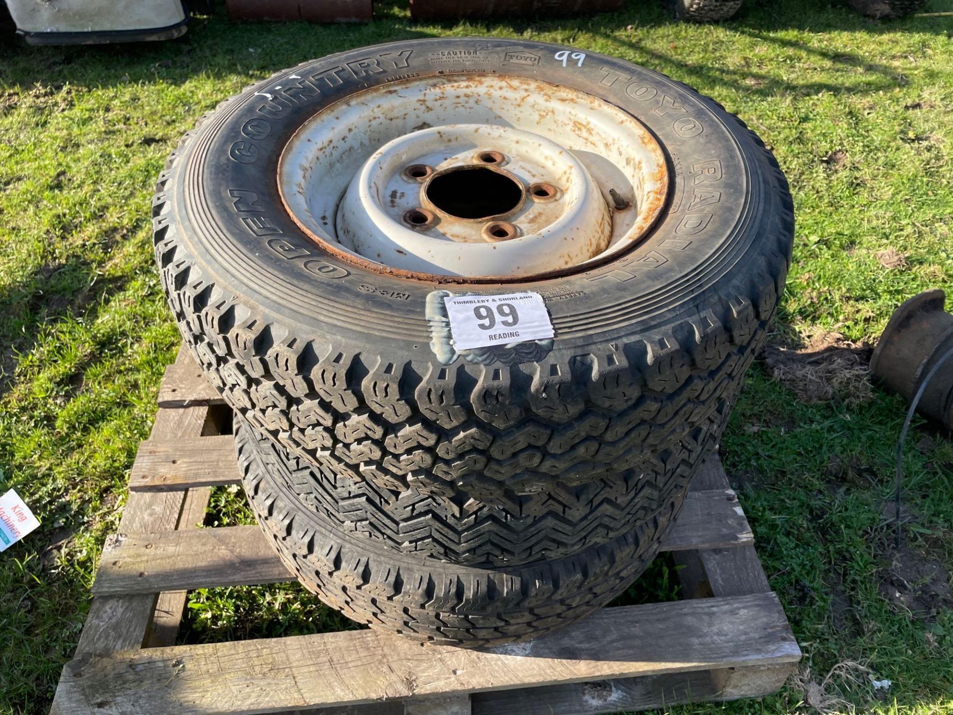 3 Landrover wheels and tyres