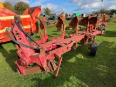 Naud Kuhn 5 furrow reversbile plough