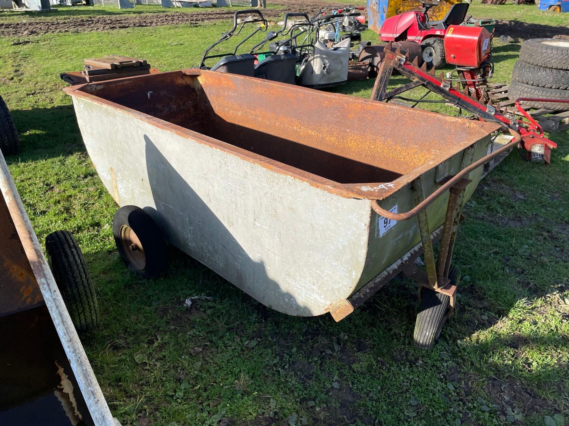 Feed barrow