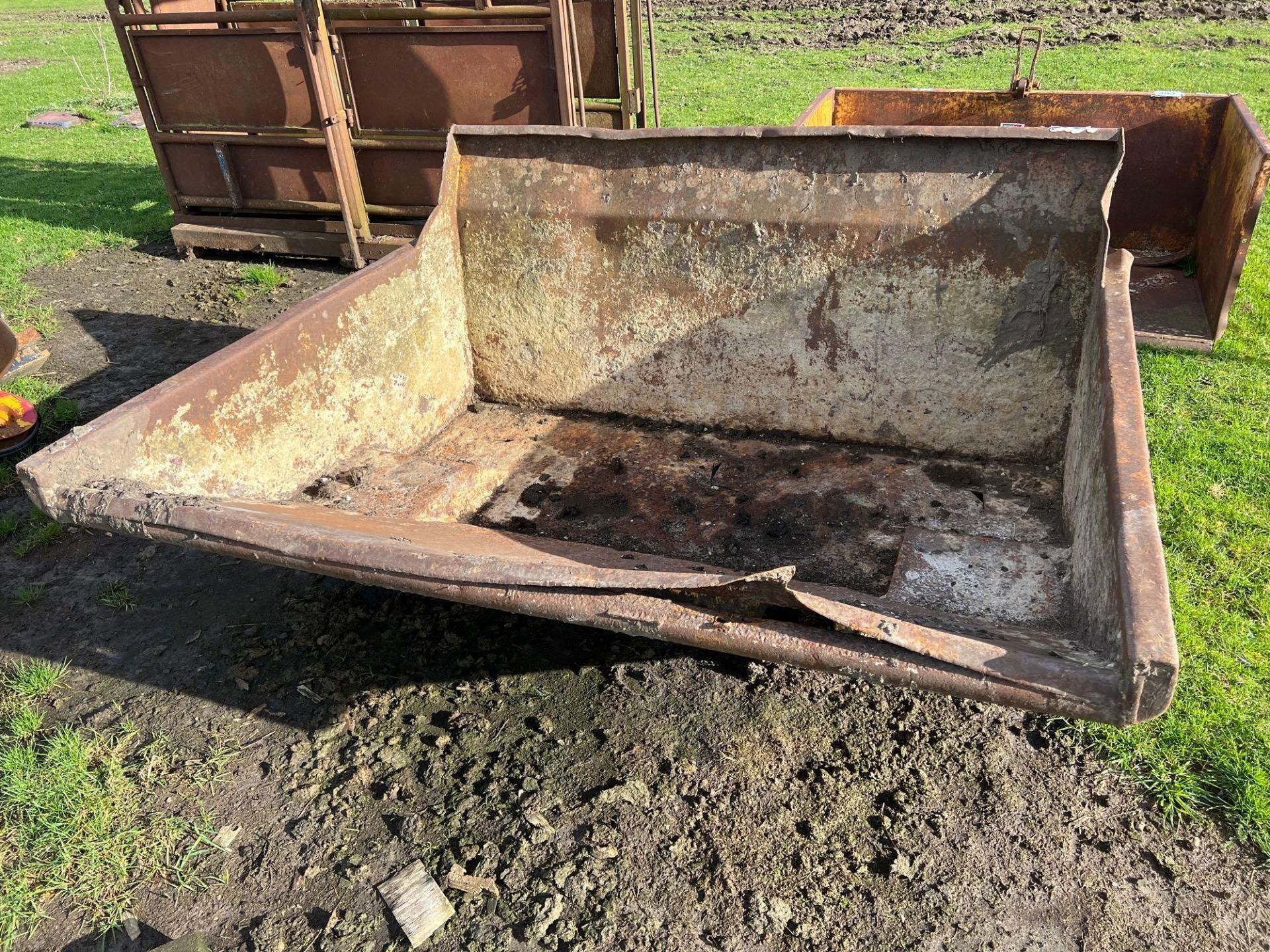 Dumper skip - Bild 2 aus 2