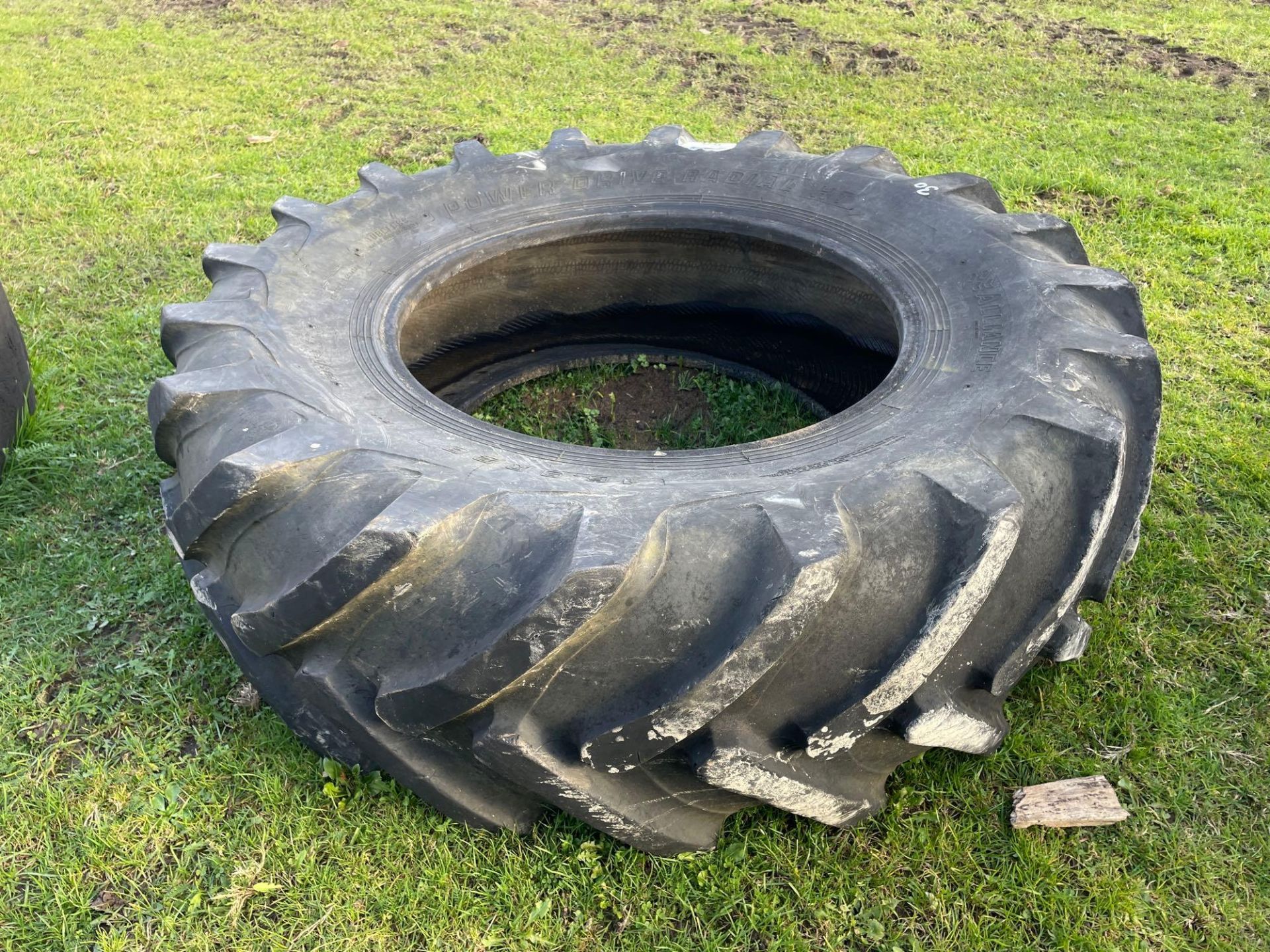 16.9 R28 tyre - Image 2 of 2