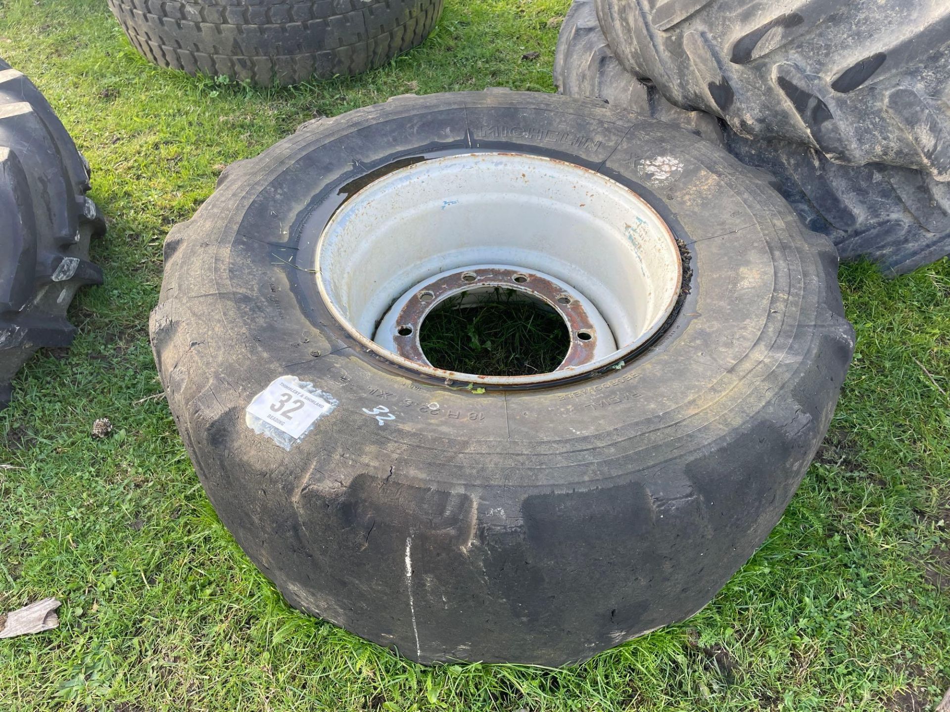 18R22.5 10 stud wheel and tyre