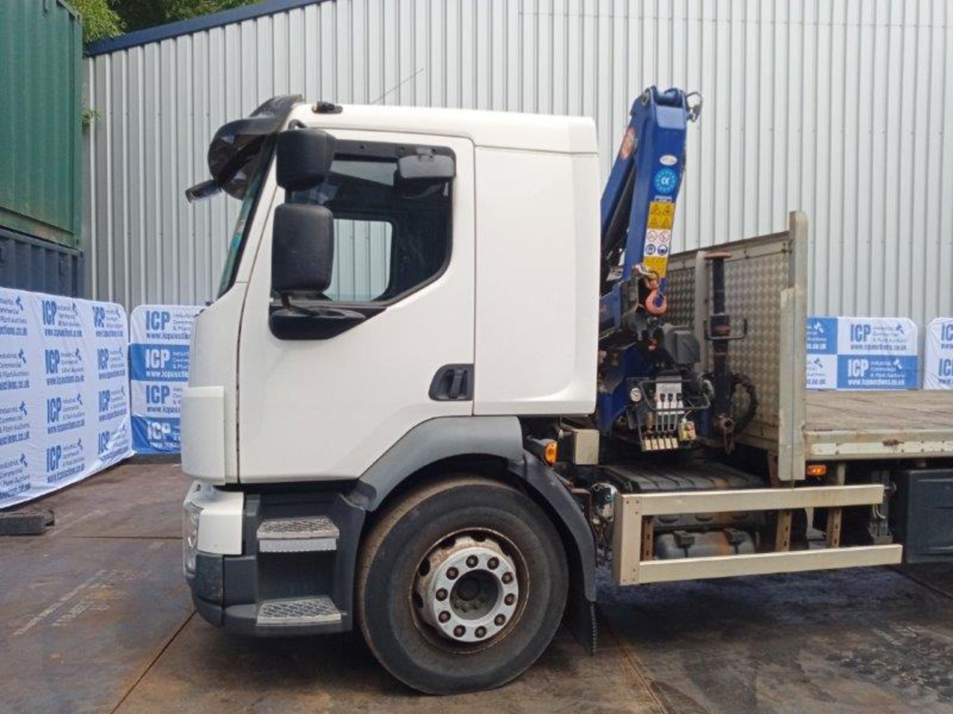 Volvo FL240 Auto, Dropside Flat 23.5ft with a 2017 PM 6022 Crane mounted - Image 48 of 50