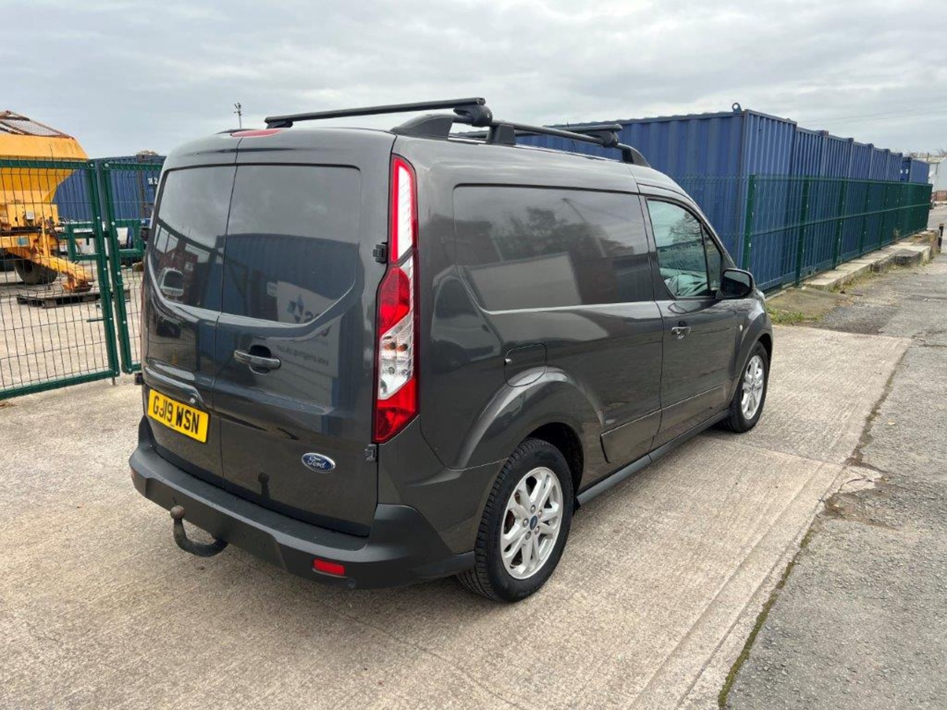 Ford Transit Connect 200 LTD TDCI Auto, Euro 6, 2019, facelift dash/screen - Image 6 of 16