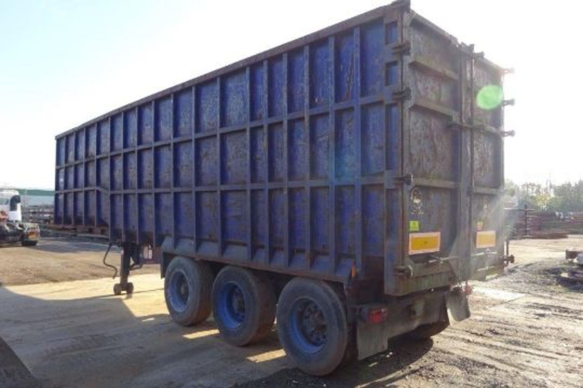 Swan Step Frame Tri Axle Bulk Tipping Trailer - Image 6 of 10