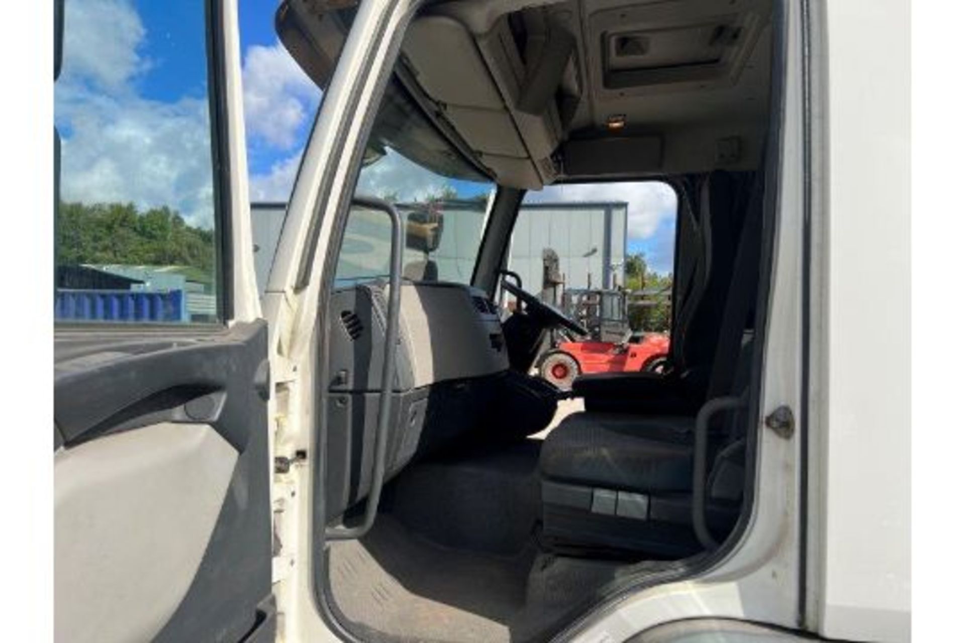 Volvo FL240 Auto, Drop Side Flat - Image 13 of 29