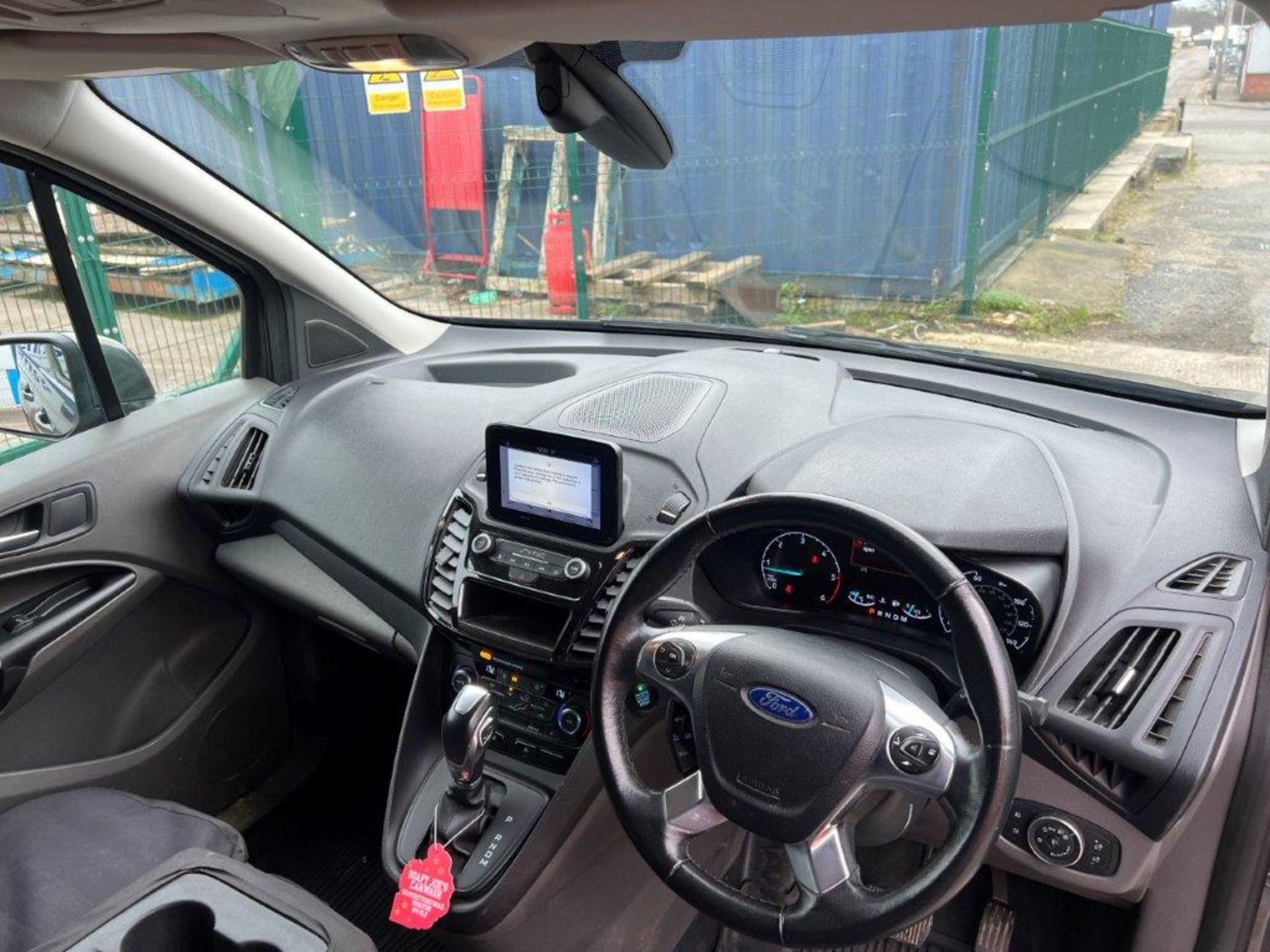 Ford Transit Connect 200 LTD TDCI Auto, Euro 6, 2019, facelift dash/screen - Image 9 of 16