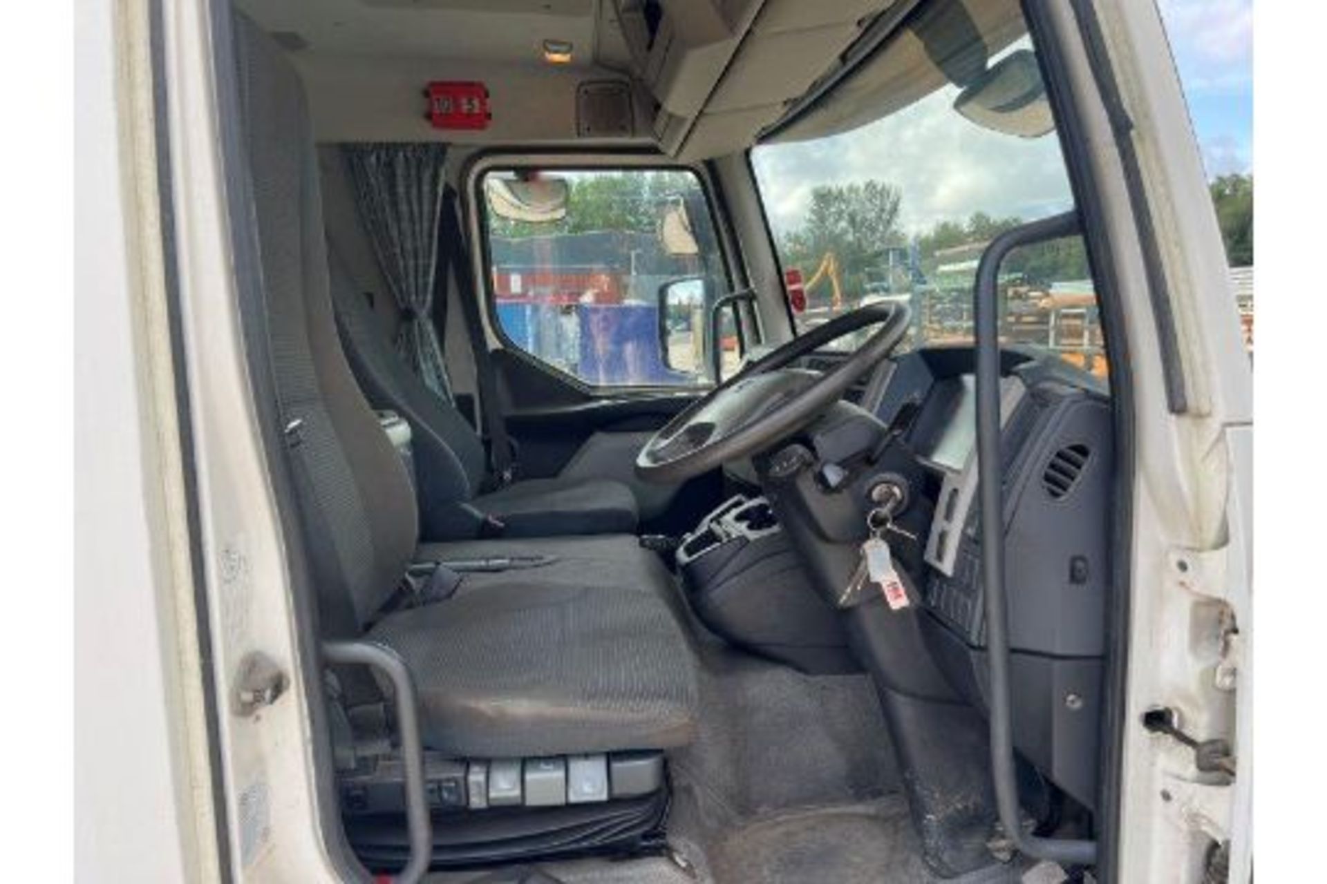 Volvo FL240 Auto, Drop Side Flat - Image 11 of 29