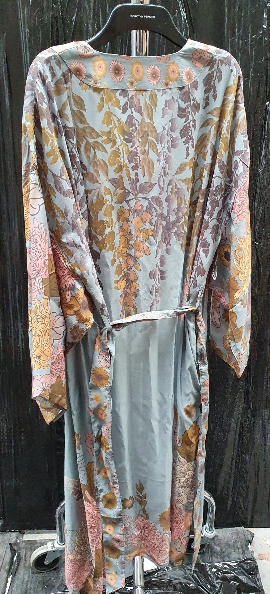 3 x Powder Kimono Style Gowns- Folk Art Petal Finish 100% Viscose Fabric - Adult One Size - New - Image 5 of 15