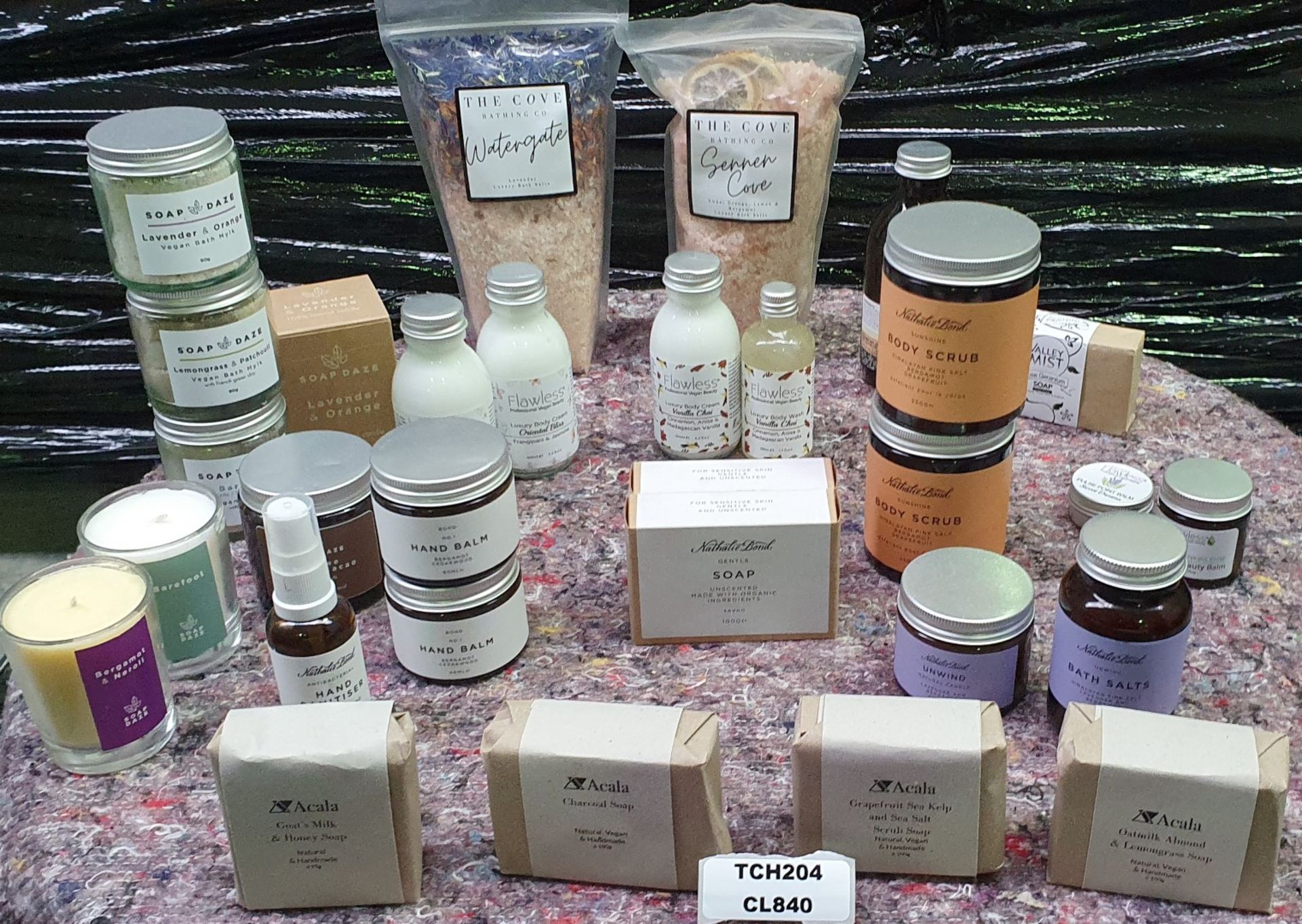 30 x Assorted Bathroom Beauty Products Including Acala Goats Milk & Honey Soap, Nathalie Bond Body - Image 14 of 14