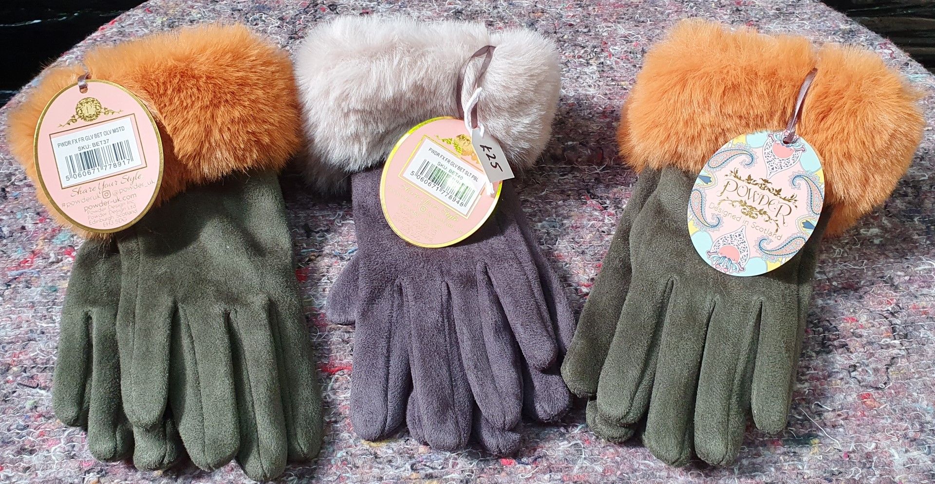 10 x Powder Woolly Bobble Hats and Velvet Gloves With Woolly Cuffs - New Stock - Ref: TCH242 - CL840 - Image 4 of 17