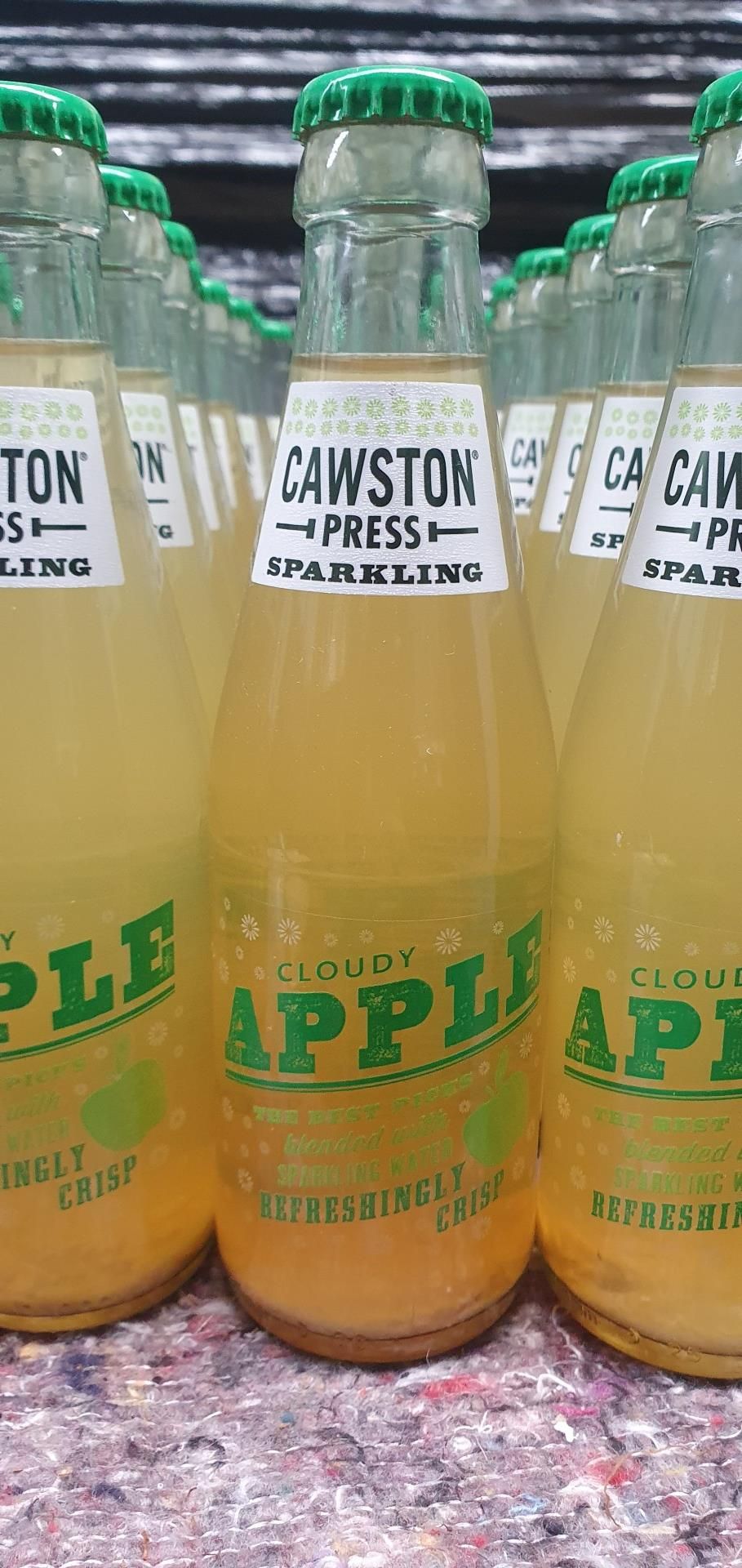 80 x Bottles of Cawston Press 250ml Sparkling Apple and Lemonade Drinks - Ref: TCH218 - CL840 - - Image 3 of 7