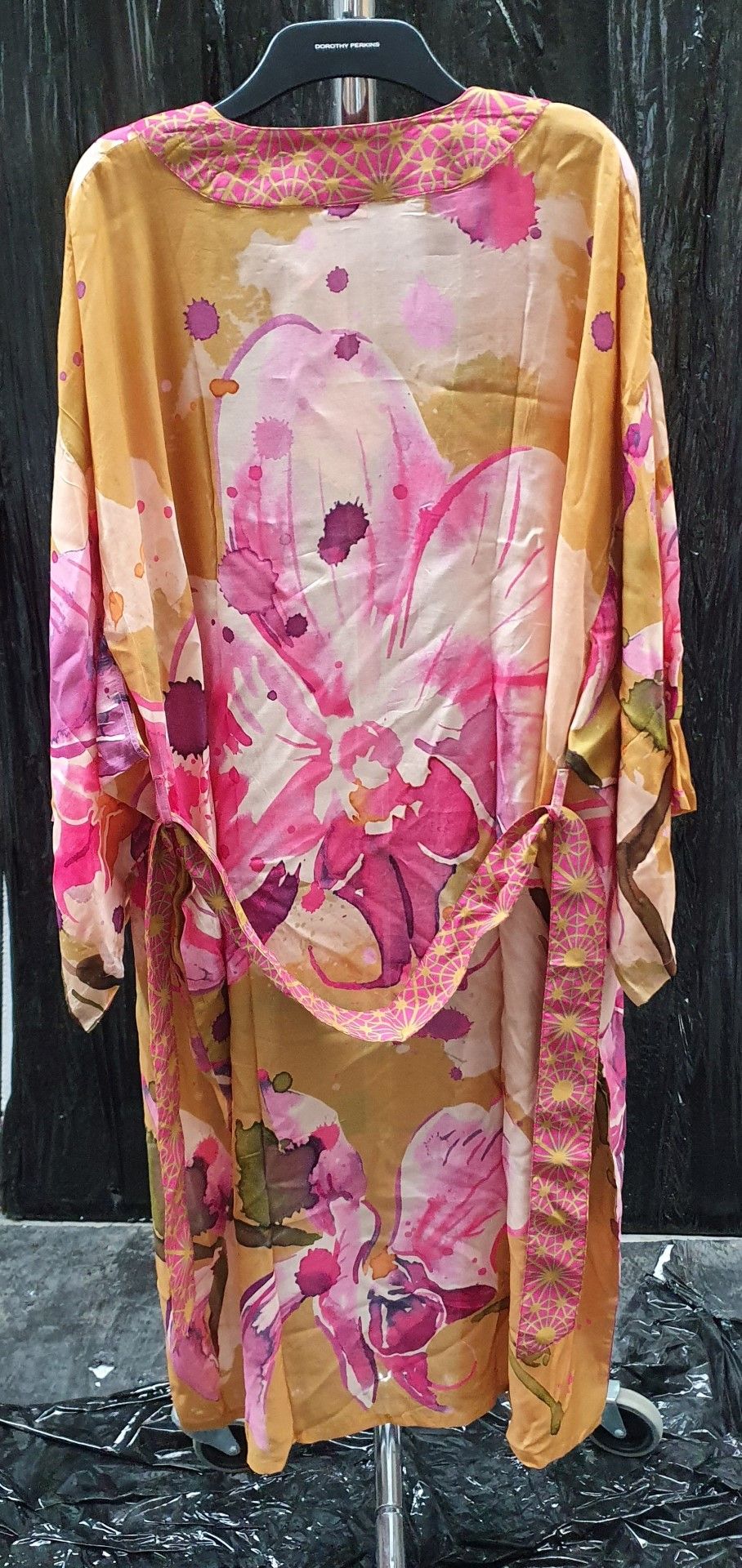 4 x Powder Kimono Style Gowns- Folk Art Petal Finish 100% Viscose Fabric - Adult One Size - New - Image 11 of 11