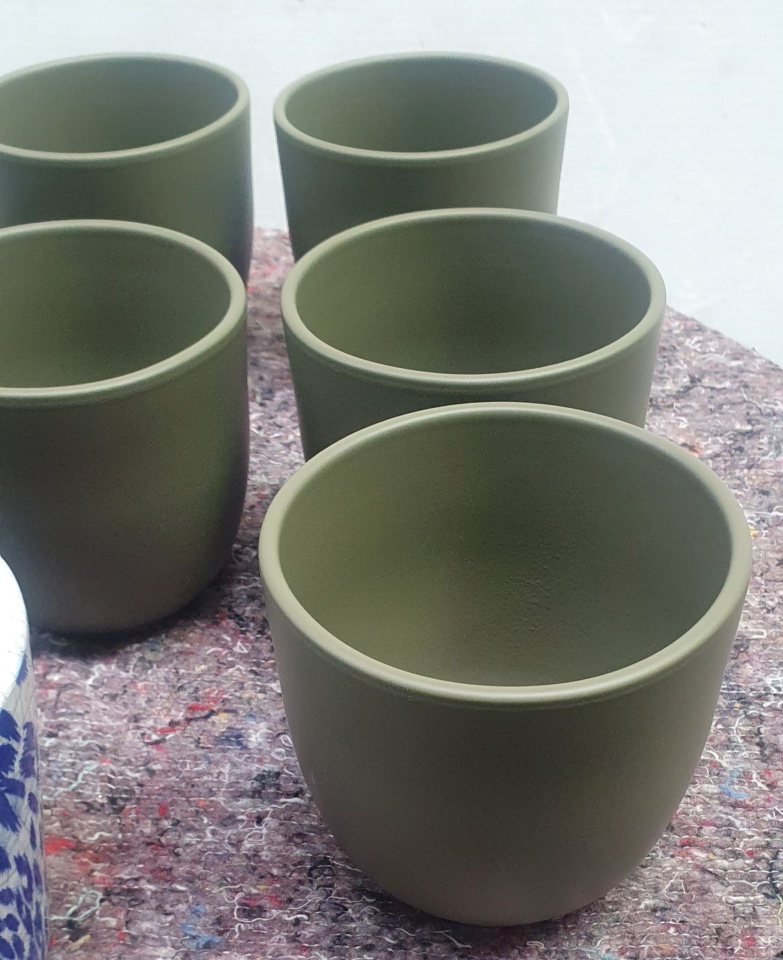 9 x Assorted Plant Pots Including - Includes Vintage and Contemporary Styles - New Stock - Ref: - Image 6 of 11