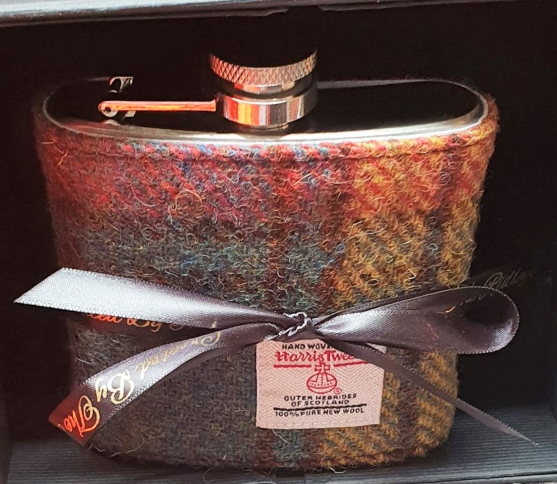 1 x Ridleys Handwoven Harris Tweed Hip Flask in Gift Box - New  - Ref: TCH223 - CL840 - Location: - Image 2 of 3