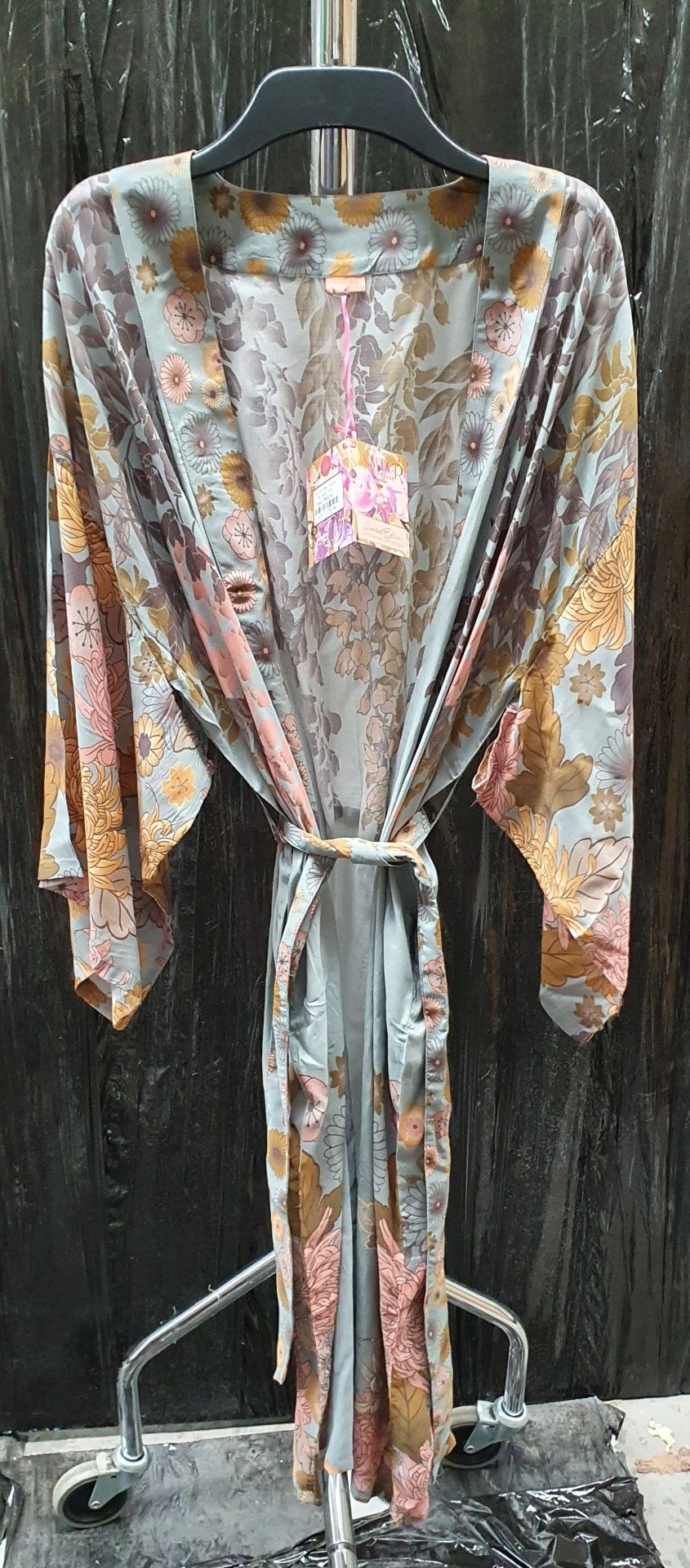 3 x Powder Kimono Style Gowns- Folk Art Petal Finish 100% Viscose Fabric - Adult One Size - New - Image 6 of 15