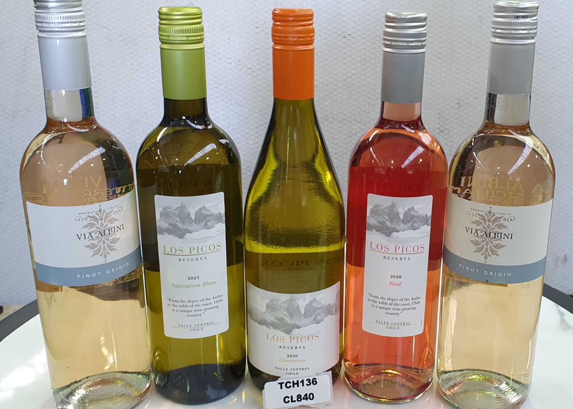 5 x Bottles of Assorted 75cl Wines - Includes Los Picos Sauvignon Blanc, Chardonnay, Rosé and Via - Image 7 of 7